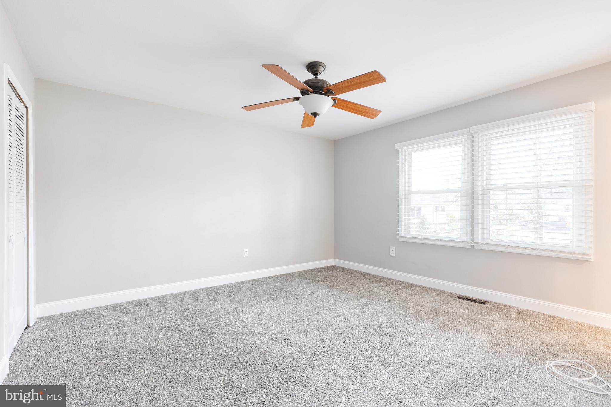 FOUR SEASONS ESTATES - Residential Lease