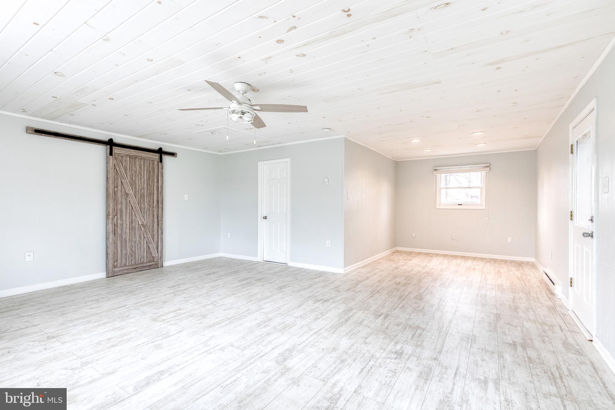 FOUR SEASONS ESTATES - Residential Lease
