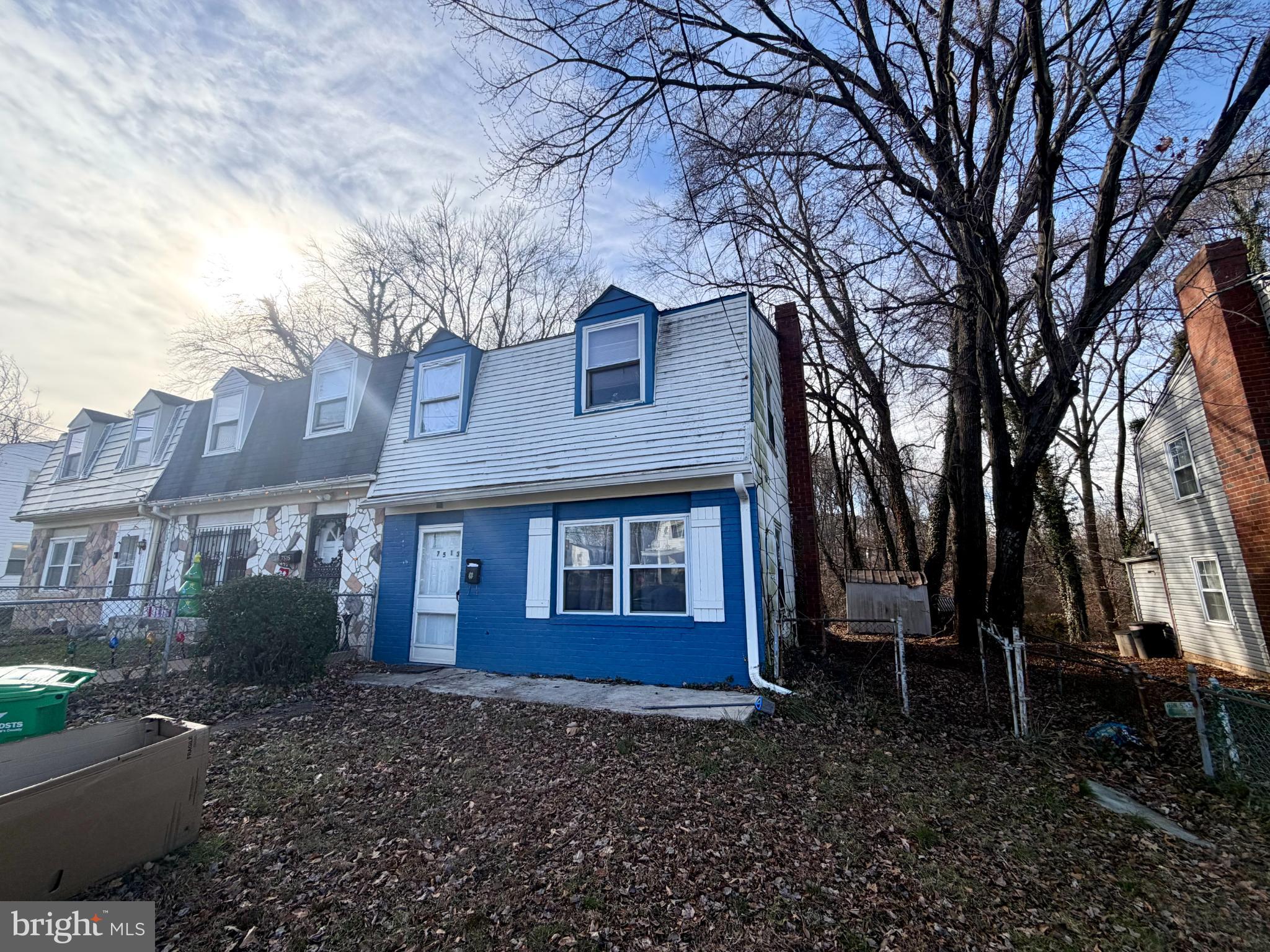 NEW PRICE IMPROVEMENT! Calling all investors and renovation buyers! This end-unit townhome presents 1320 sq. ft. of untapped potential in a desirable neighborhood. With 3 bedrooms and 1 bathroom, this property is perfectly positioned for your value-add strategy.