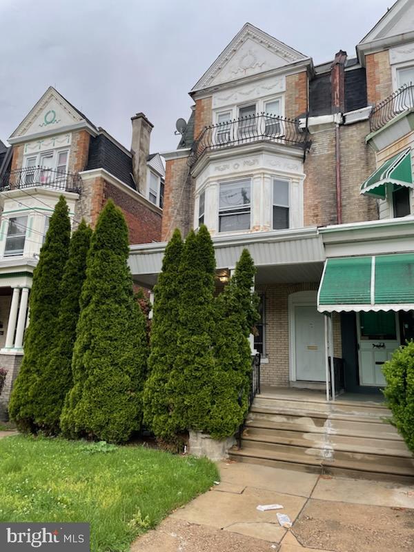 Legal triplex with three spacious two bedroom apartments. Each with separate heat, hot water and electric. Wood floors were restored. Each unit has tall ceilngs and modest kitchen and bathroom upgrades. The building has a history of long term tenants.