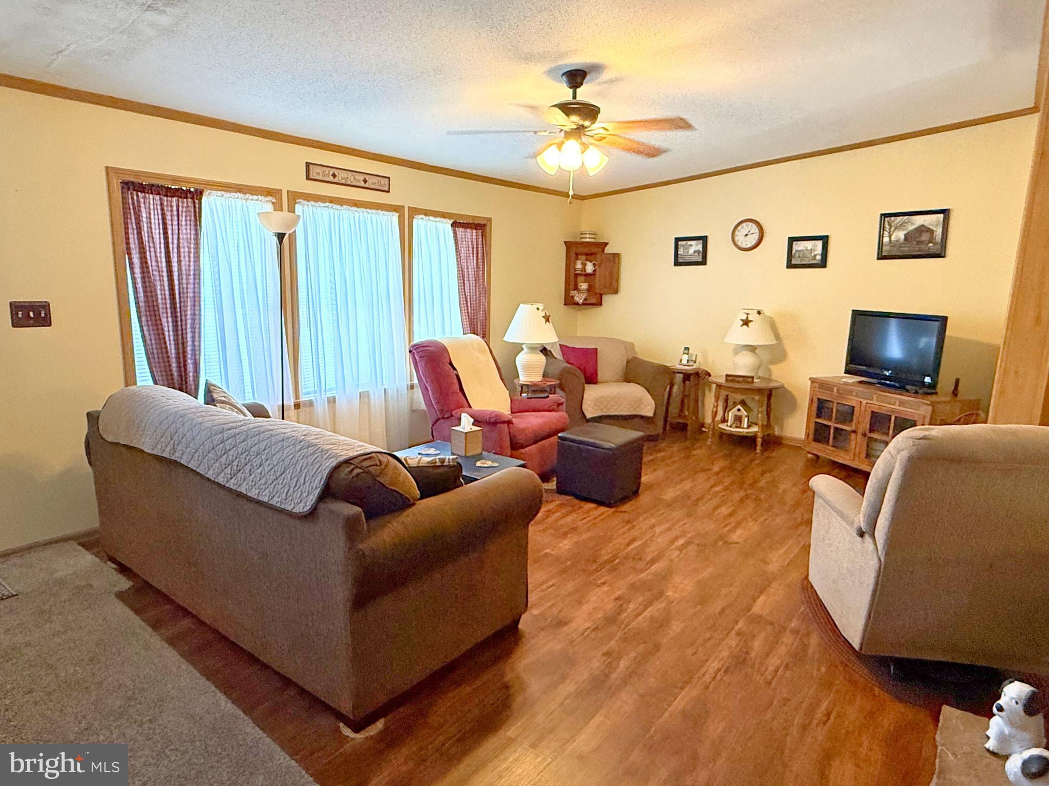 EAGLE VIEW MOBILE HOME PK - Residential
