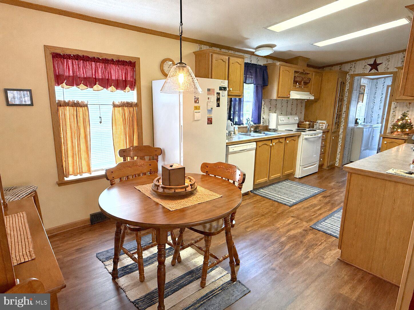 EAGLE VIEW MOBILE HOME PK - Residential