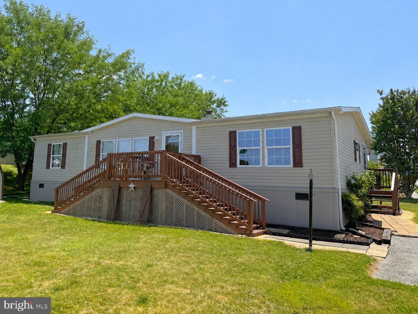 EAGLE VIEW MOBILE HOME PK - Residential