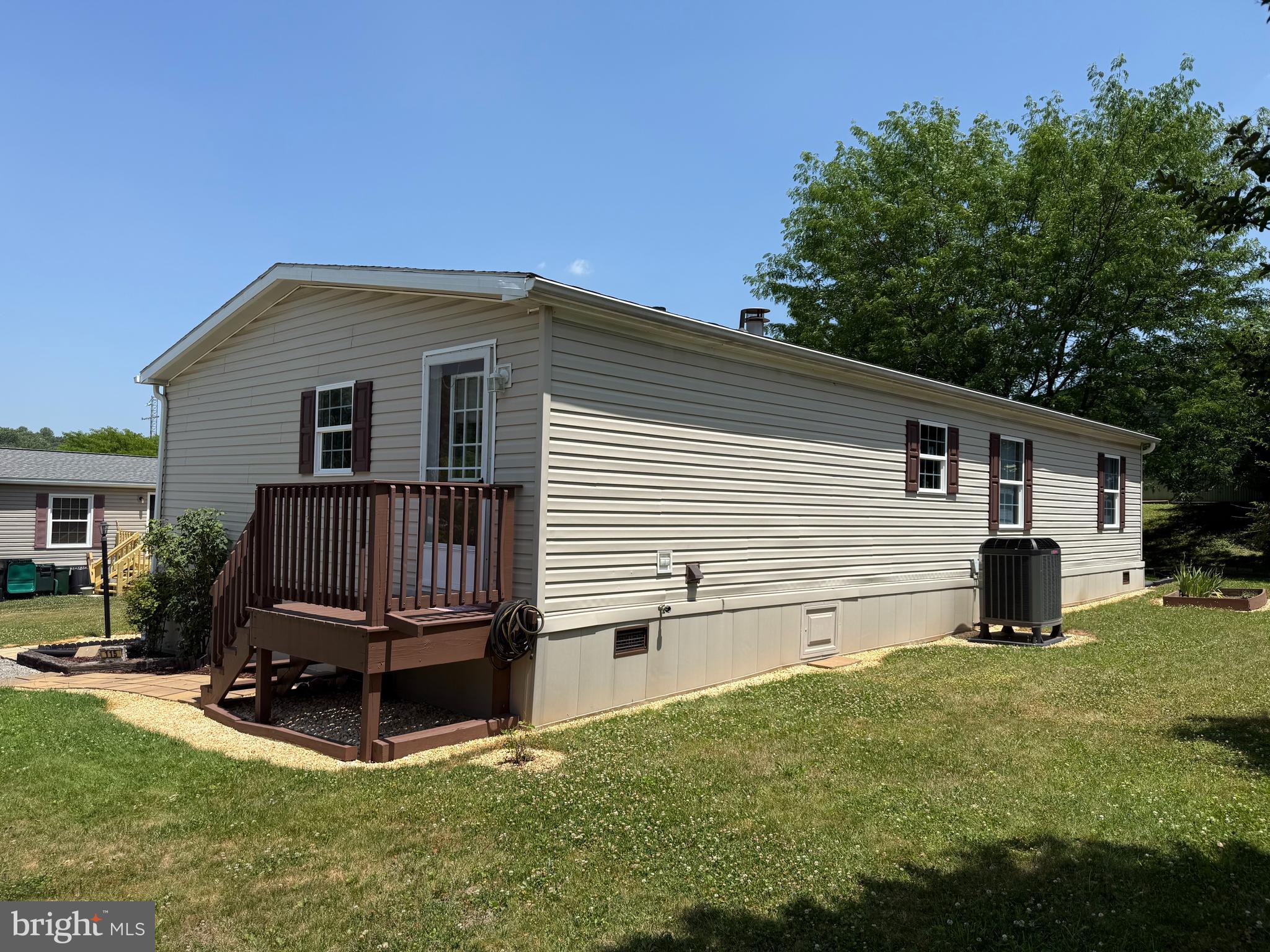 EAGLE VIEW MOBILE HOME PK - Residential