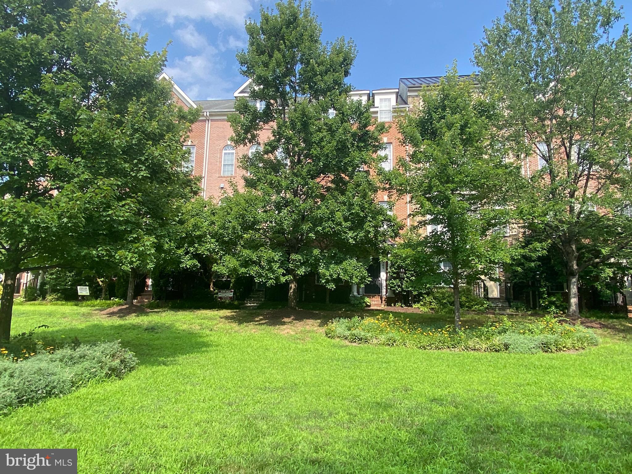 HIDDEN CREEK - Residential