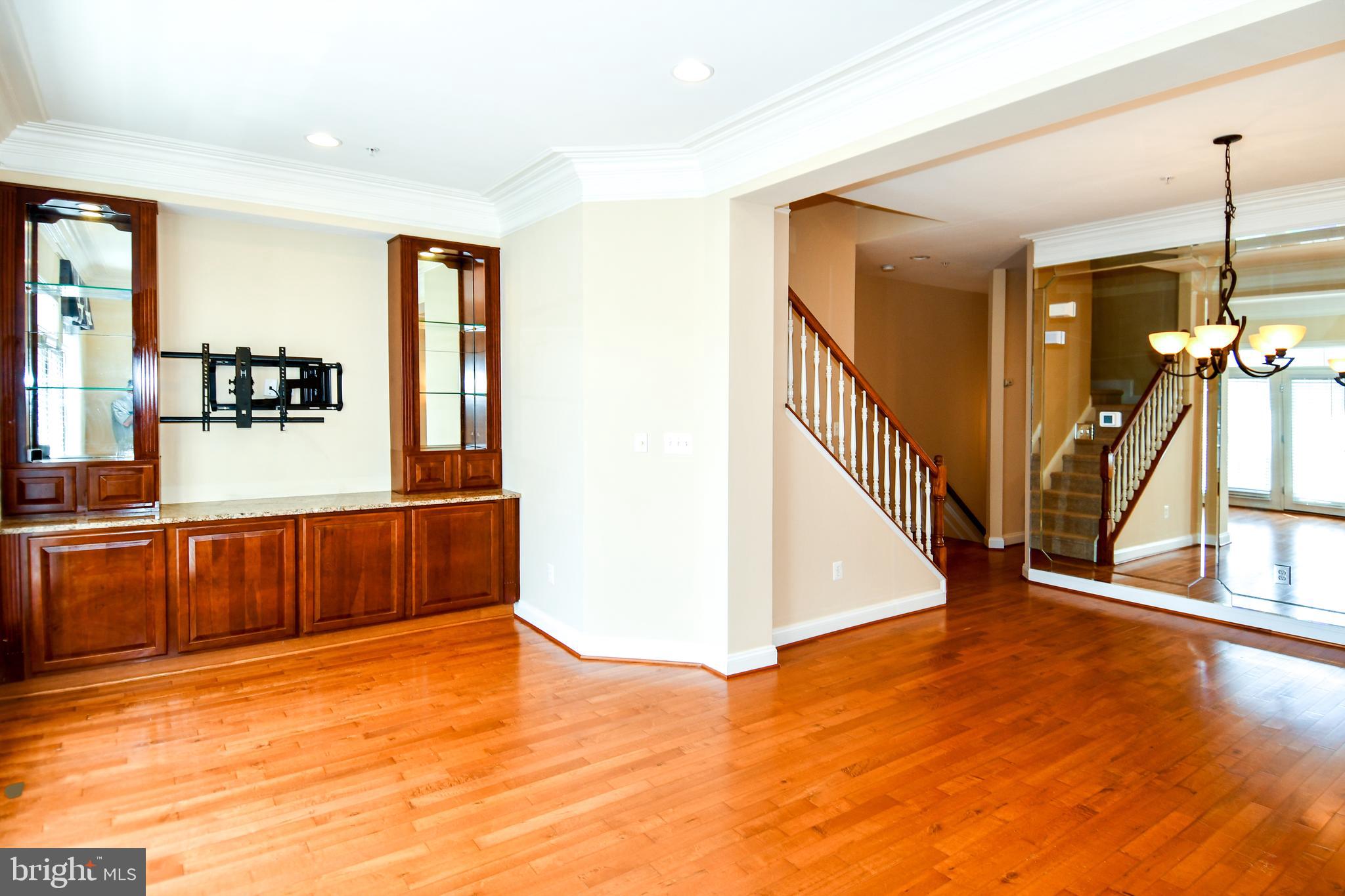 HIDDEN CREEK - Residential