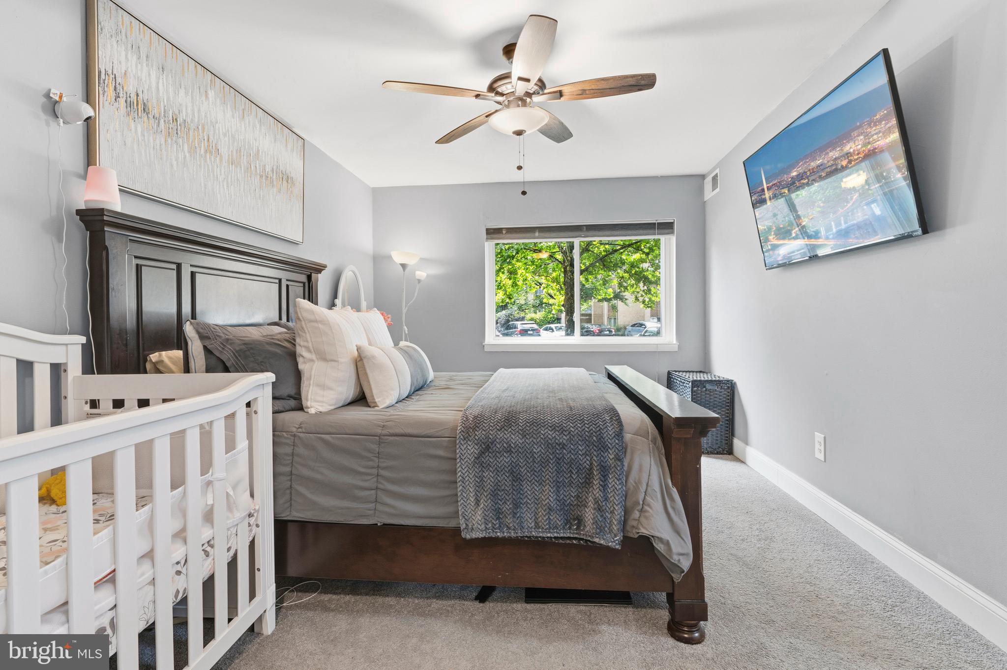 YORKTOWNE SQUARE - Residential