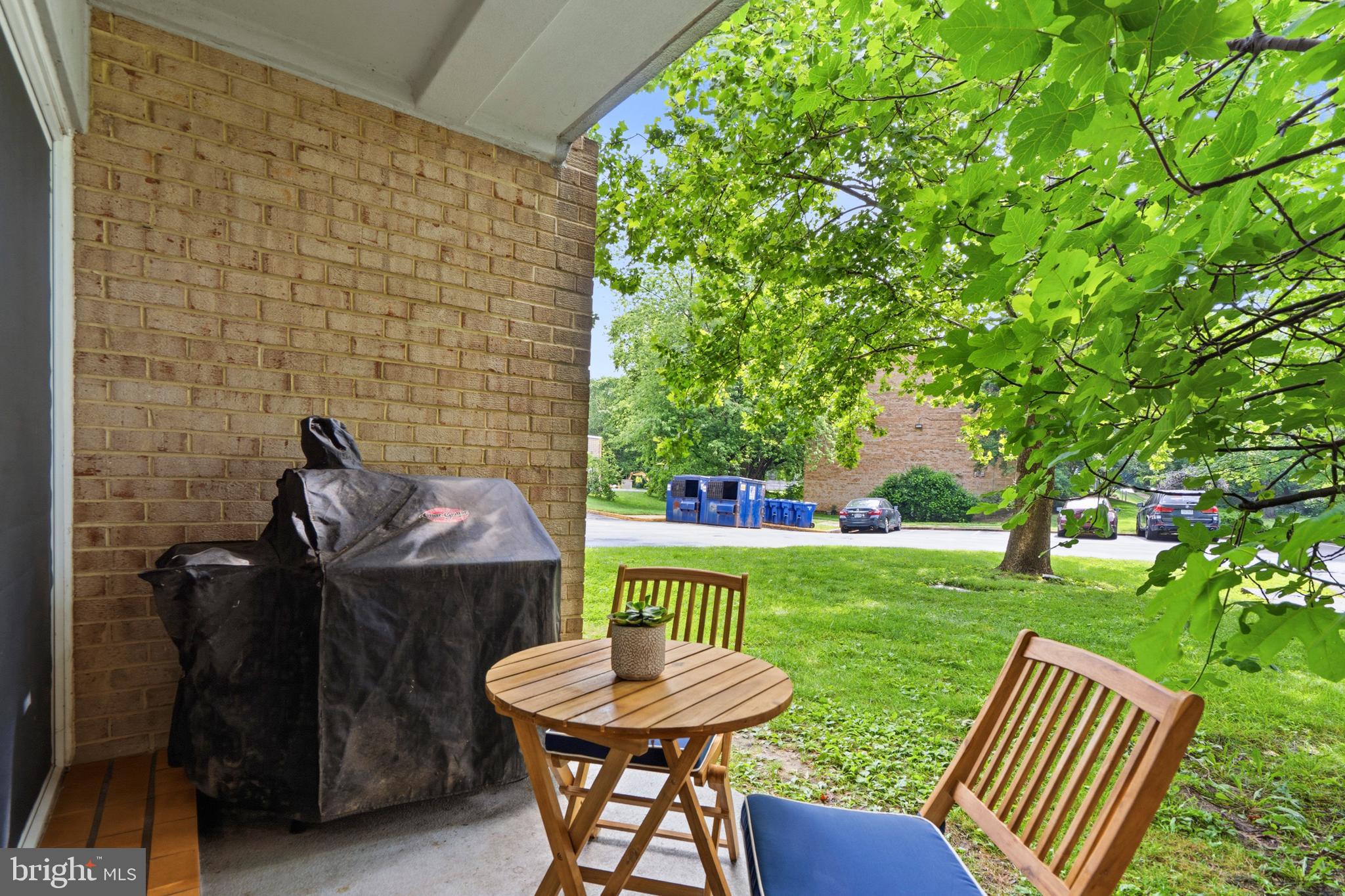 YORKTOWNE SQUARE - Residential