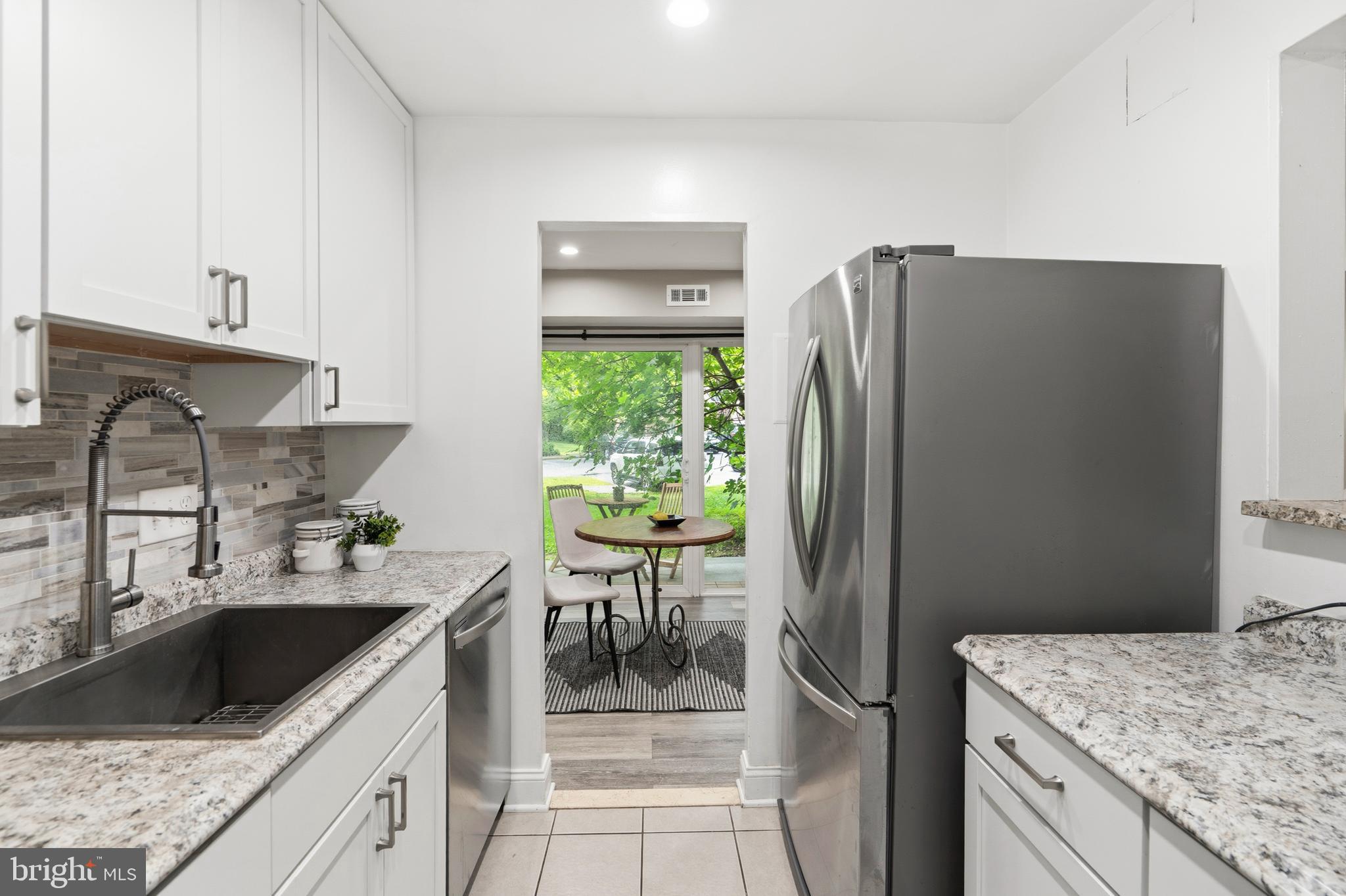 YORKTOWNE SQUARE - Residential