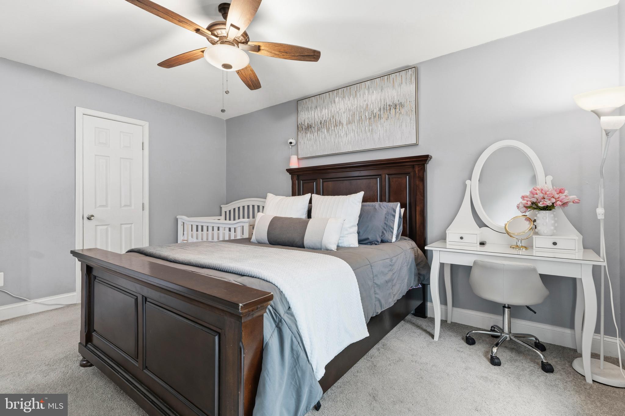 YORKTOWNE SQUARE - Residential