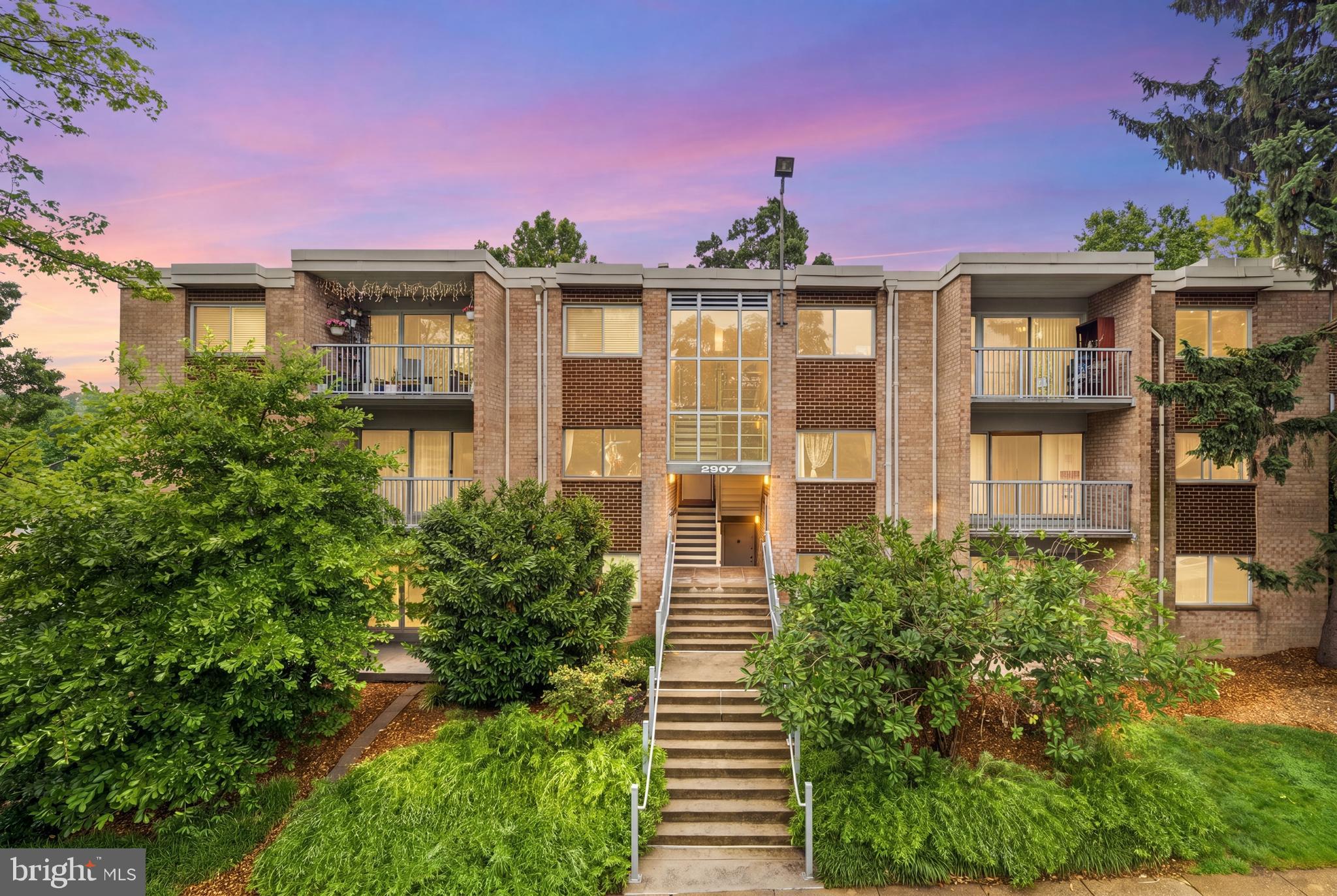 YORKTOWNE SQUARE - Residential