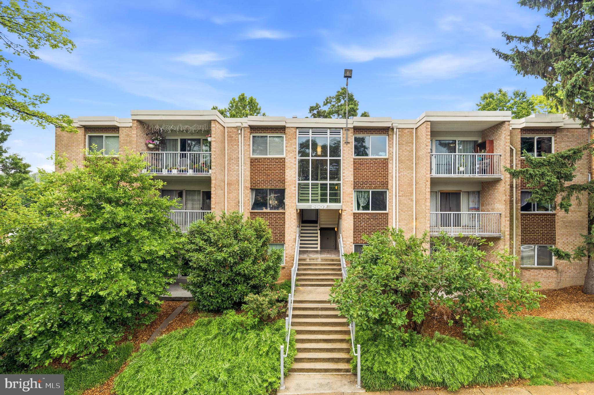 YORKTOWNE SQUARE - Residential