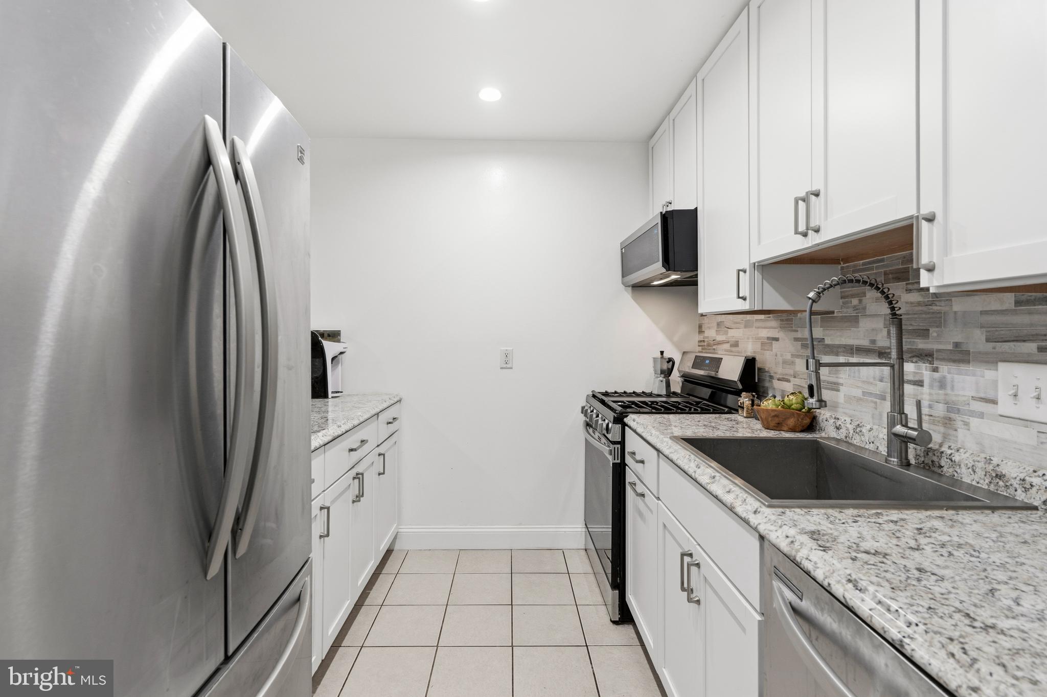 YORKTOWNE SQUARE - Residential