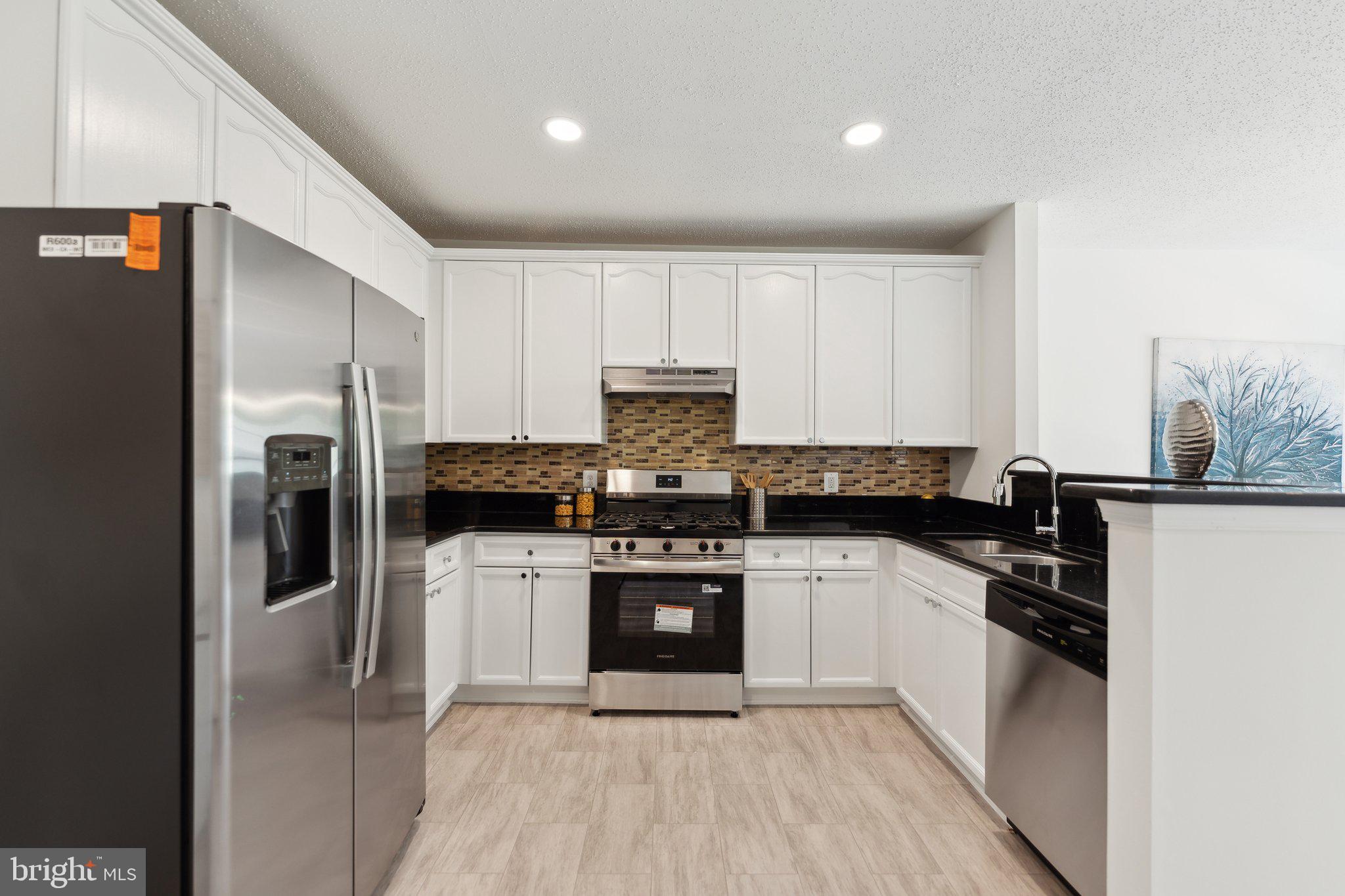 LIFESTYLE AT SULLY STATION - Residential
