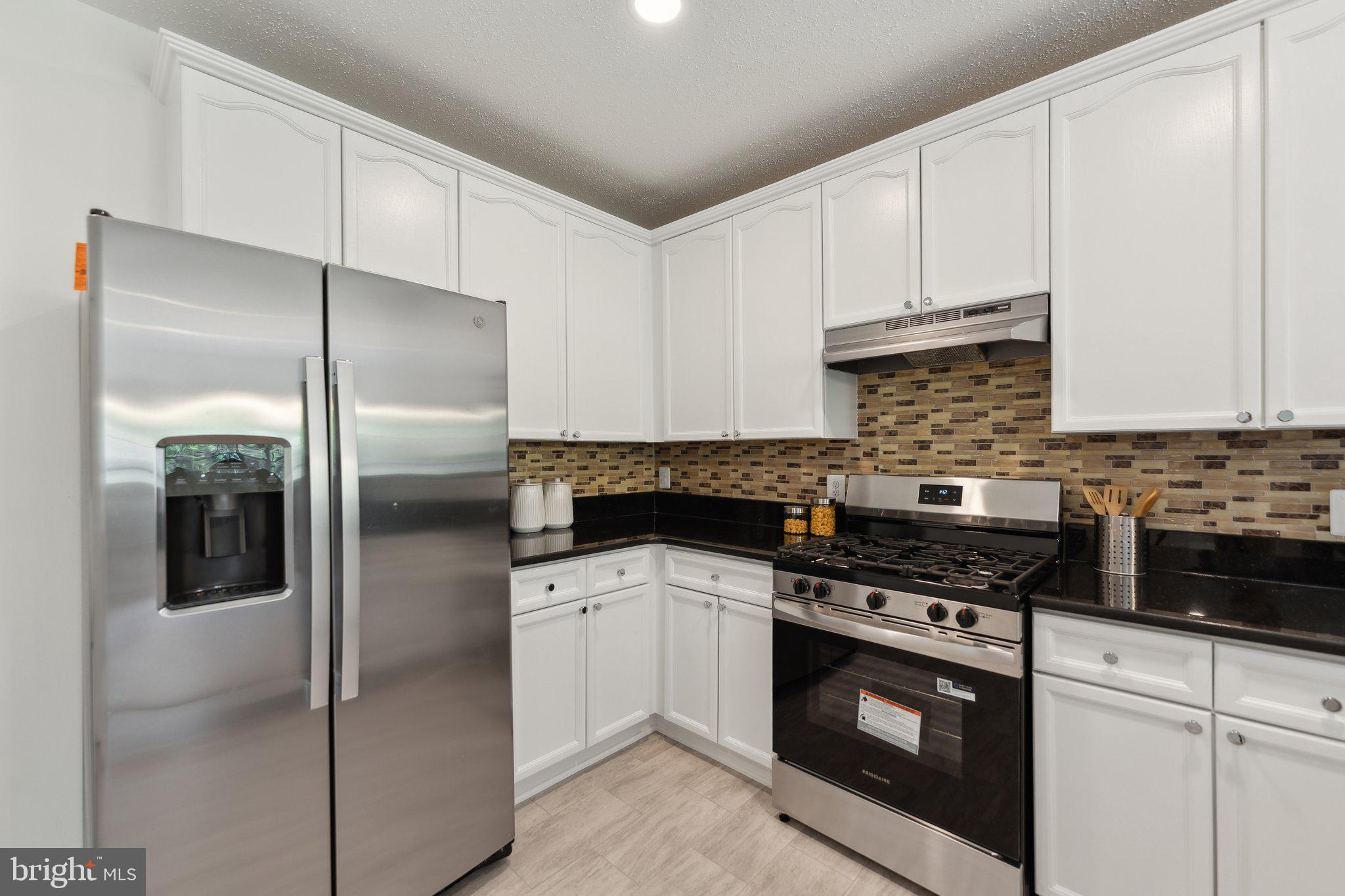 LIFESTYLE AT SULLY STATION - Residential