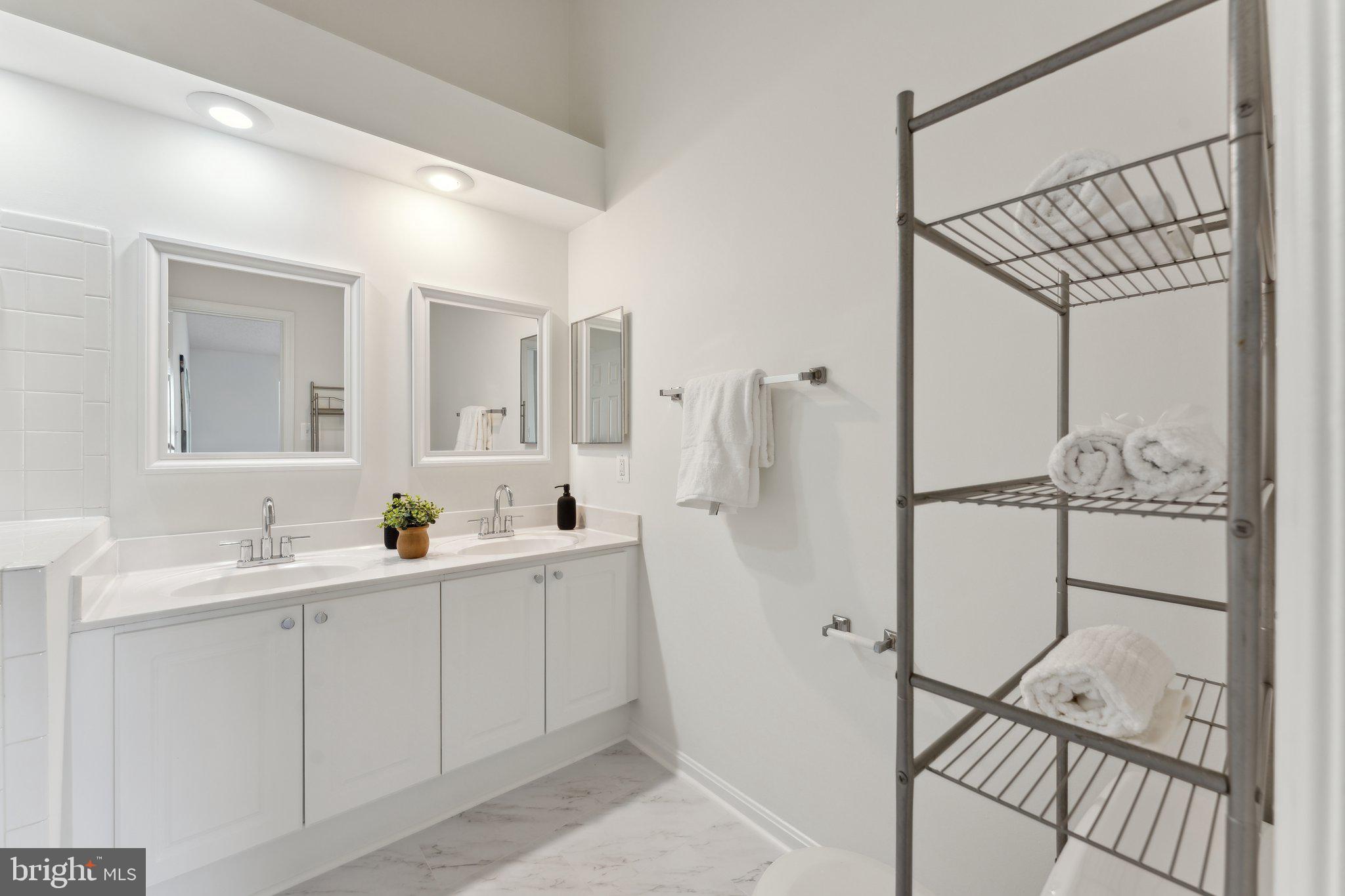 LIFESTYLE AT SULLY STATION - Residential