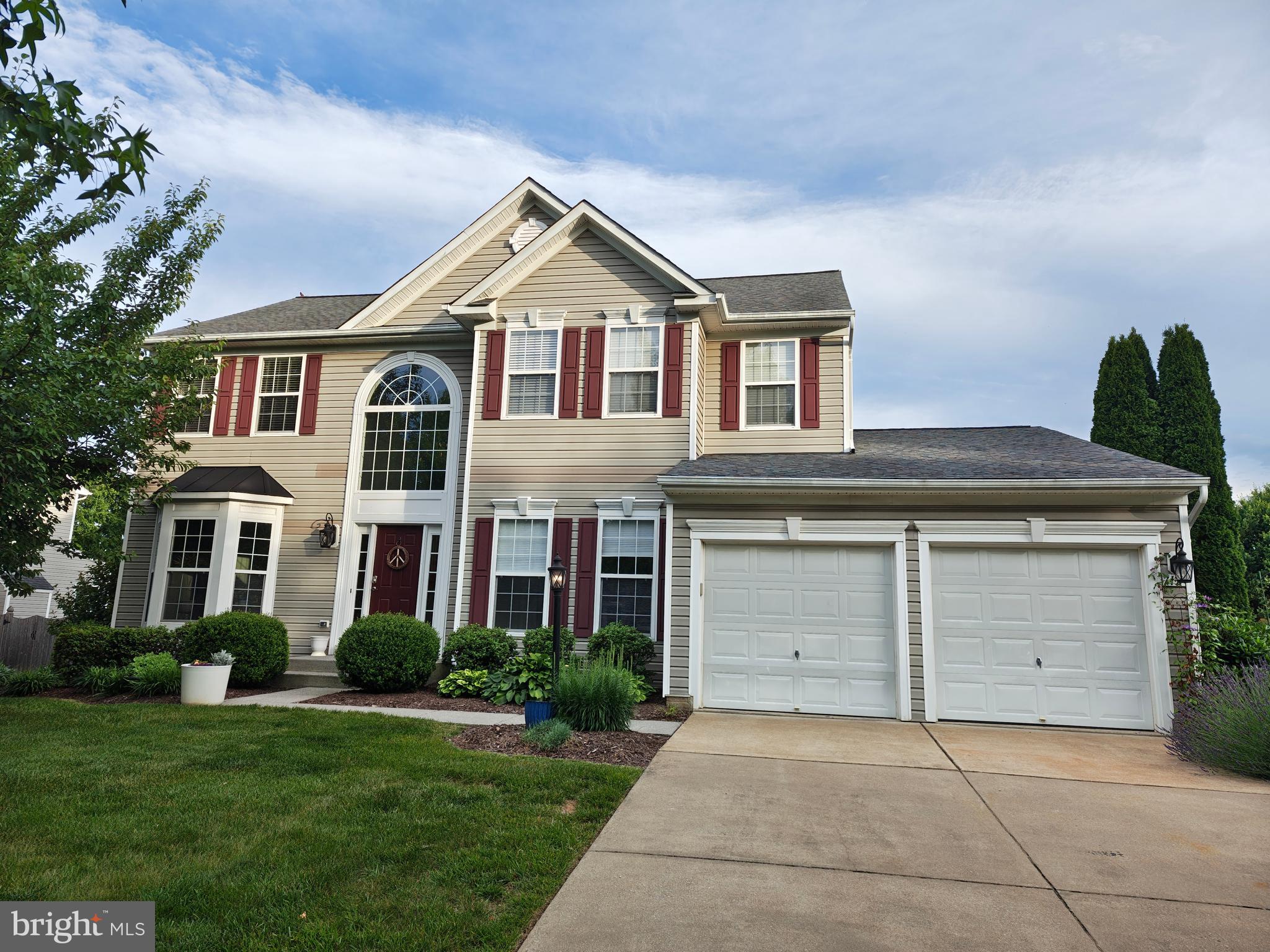Welcome to 712 Sunflower Court, a beautifully maintained home tucked away on a quiet cul-de-sac in Purcellville’s desirable Locust Grove community. Set on a spacious, level lot with a fully fenced backyard, this property offers exceptional outdoor living with room to play, garden, entertain, or simply relax and enjoy the setting. Inside, a dramatic two-story foyer creates a memorable first impression. The main level features inviting living and dining spaces, bay windows, a dedicated office, and an efficent kitchen with granite countertops and stainless steel appliances. The thoughtful floor plan provides comfortable everyday living along with great space for gathering. Upstairs, the spacious primary suite features a cathedral ceiling and an updated bath with a frameless shower. Three additional bedrooms offer flexibility for guest space, hobbies, storage, or work-from-home needs. The finished lower level expands the home’s usable space with room for recreation, media, fitness, or other activities. Please note that the finished room in the basement is not a legal bedroom. With neutral finishes, generous outdoor space, and a convenient location near schools, parks, shops, dining, and commuter routes, this home is ready for its next chapter. Come see what makes this home such a standout: a comfortable floor plan, a beautiful backyard, and a setting that feels easy to love from the moment you arrive.