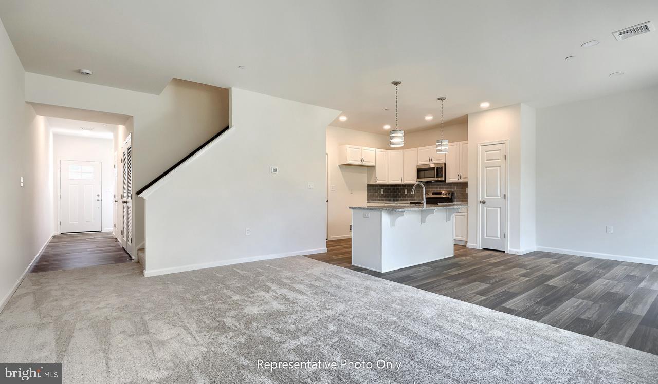 THE TOWNES AT BRIAR CREEK - Residential
