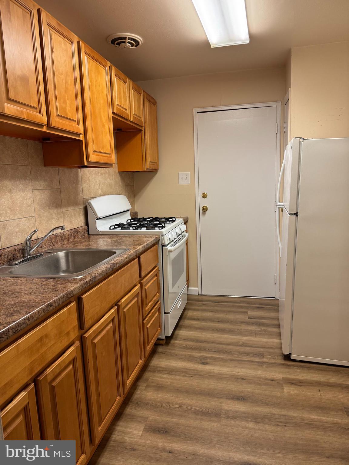 BELLS CORNER - Residential Lease