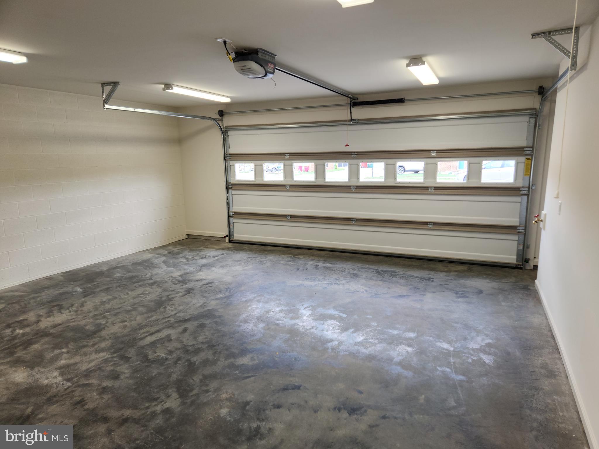 EMERALD POINTE - Residential Lease