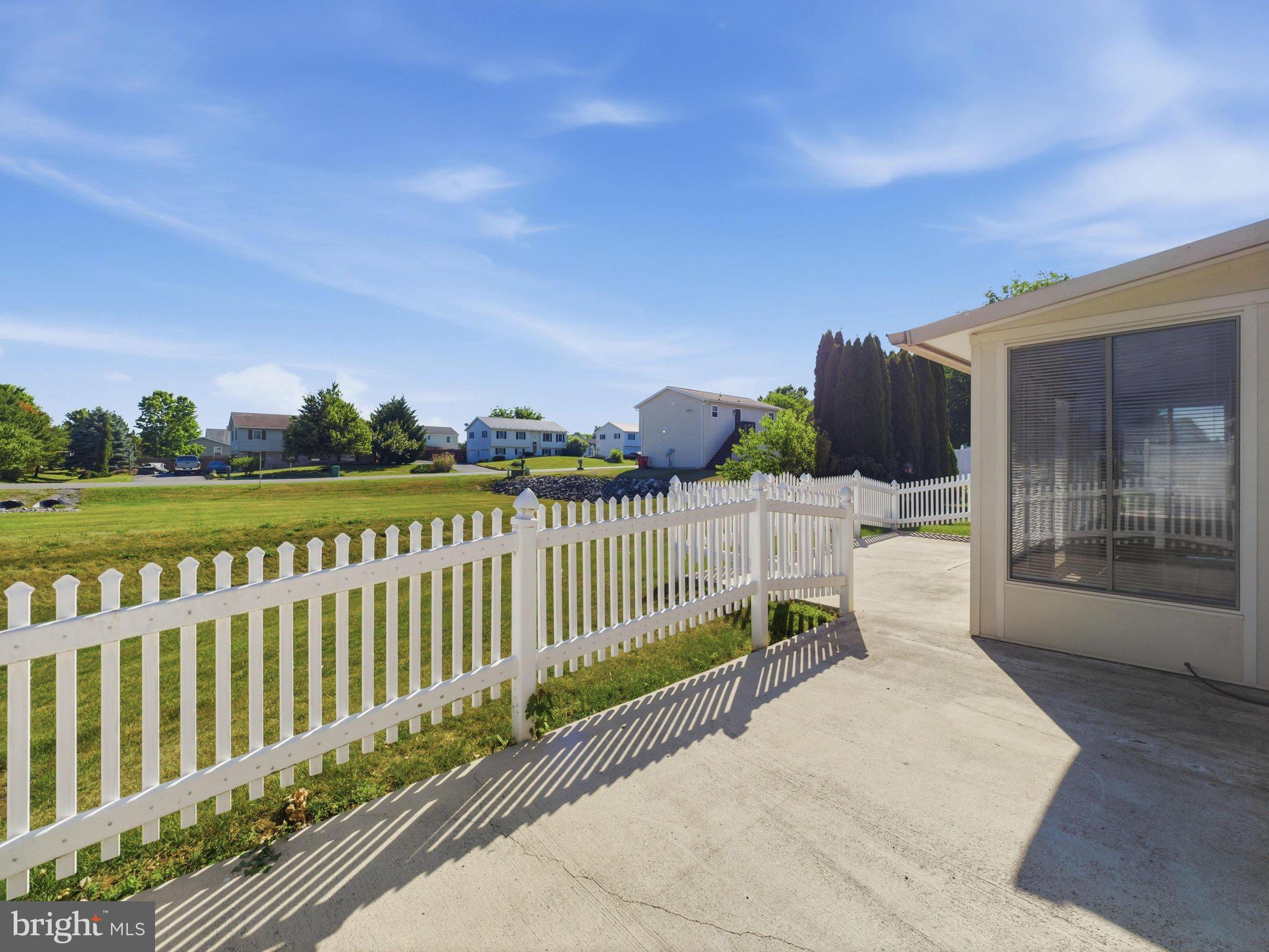 THORNWOOD VILLAGE - Residential