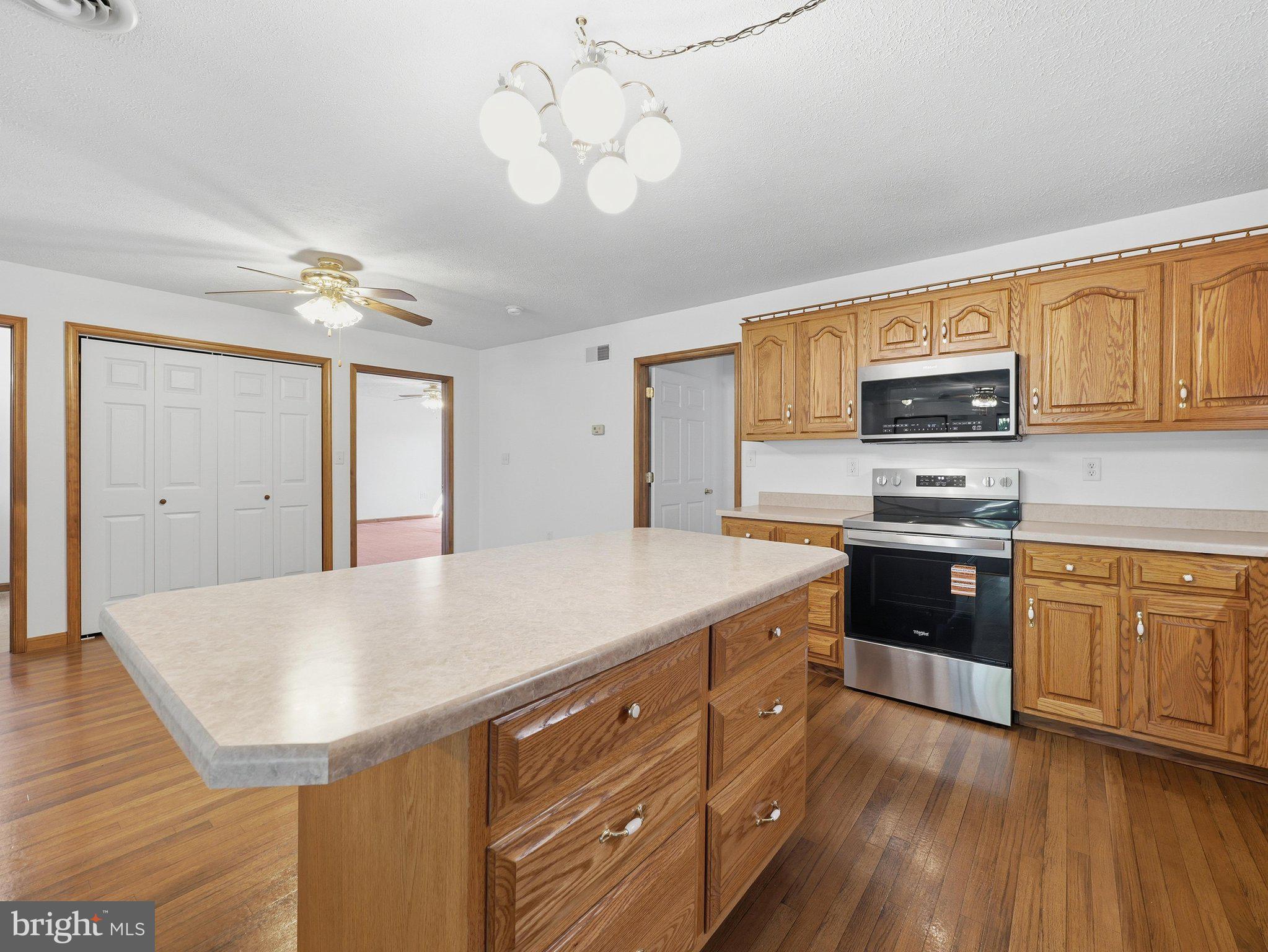 THORNWOOD VILLAGE - Residential