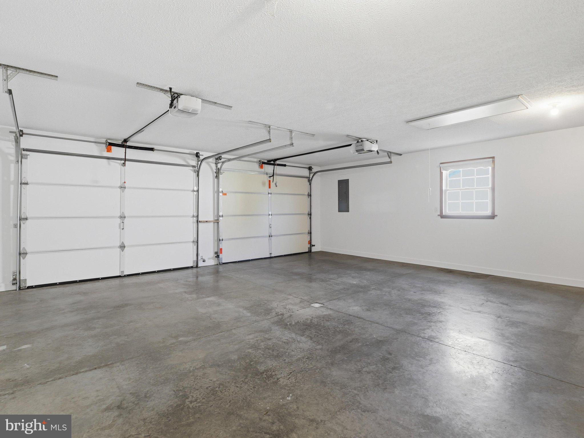 THORNWOOD VILLAGE - Residential