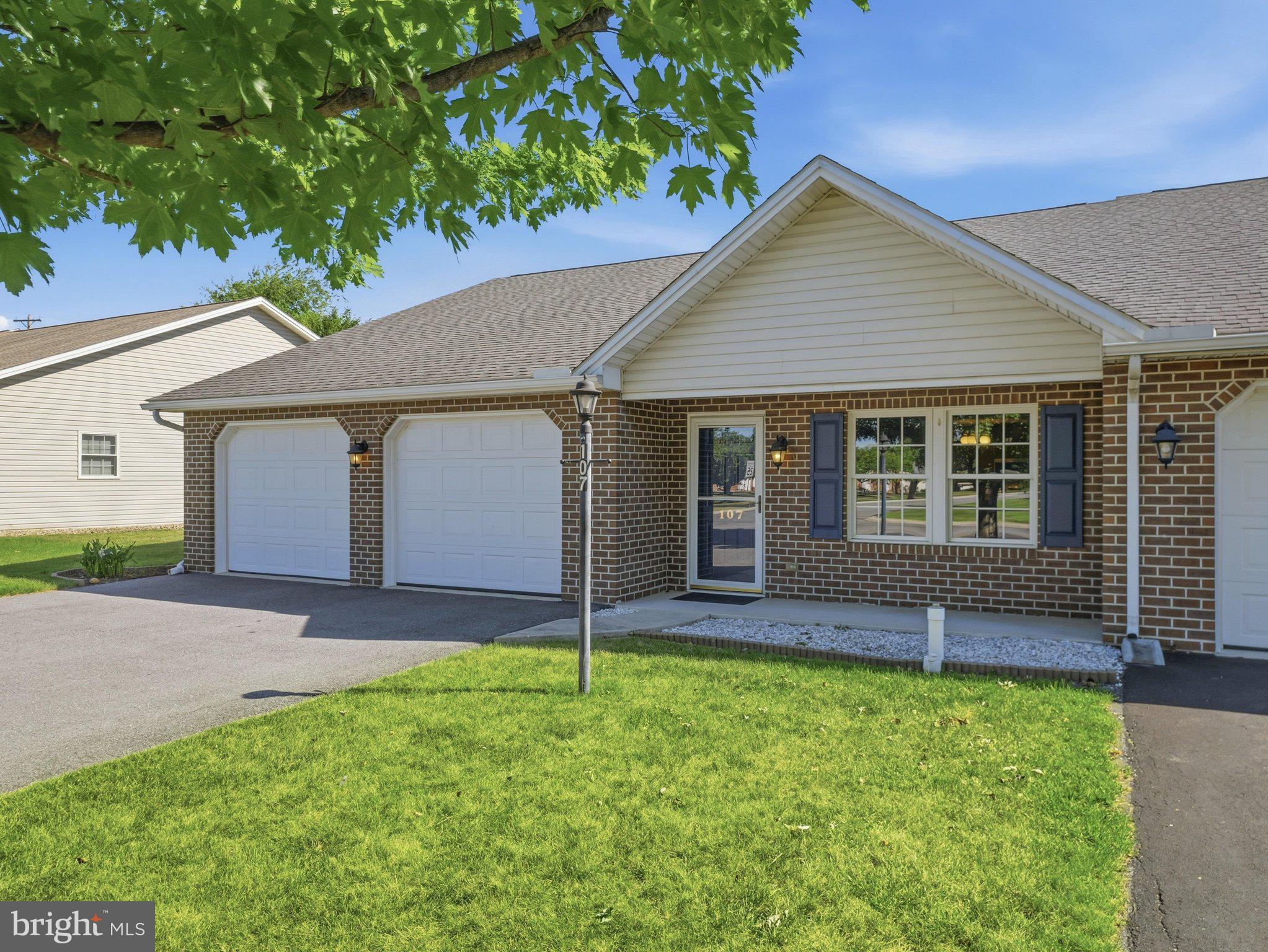 THORNWOOD VILLAGE - Residential