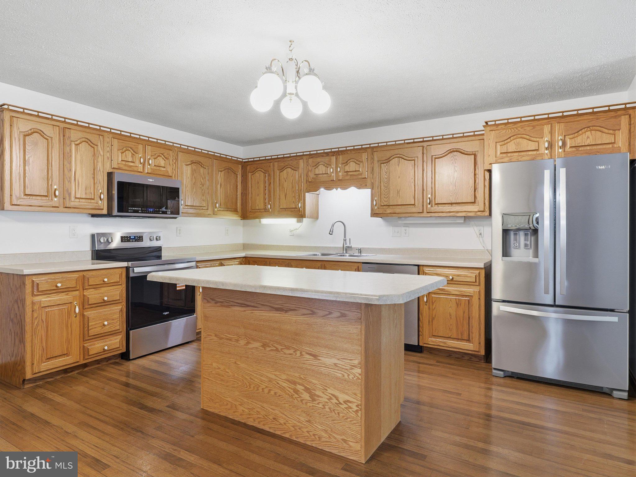 THORNWOOD VILLAGE - Residential