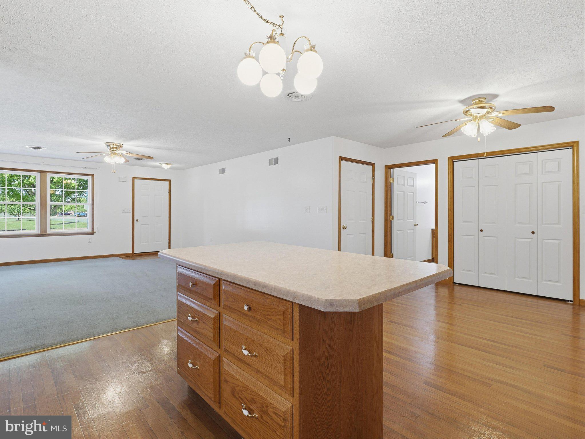 THORNWOOD VILLAGE - Residential