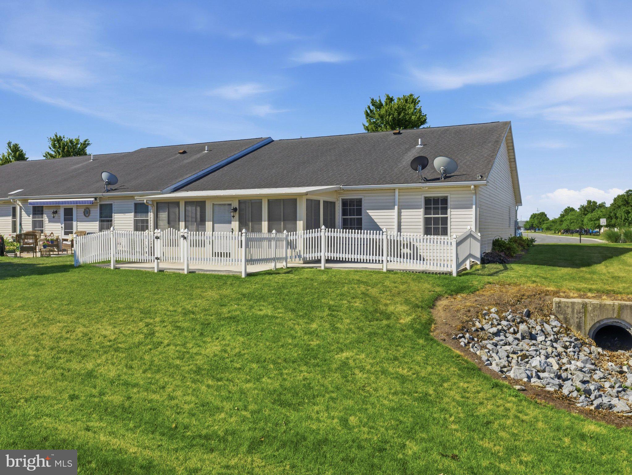 THORNWOOD VILLAGE - Residential
