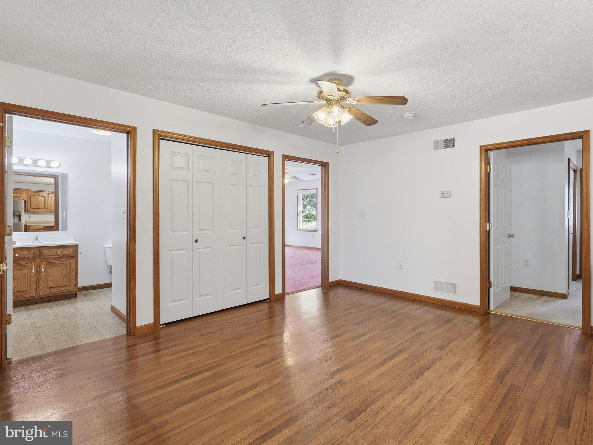 THORNWOOD VILLAGE - Residential