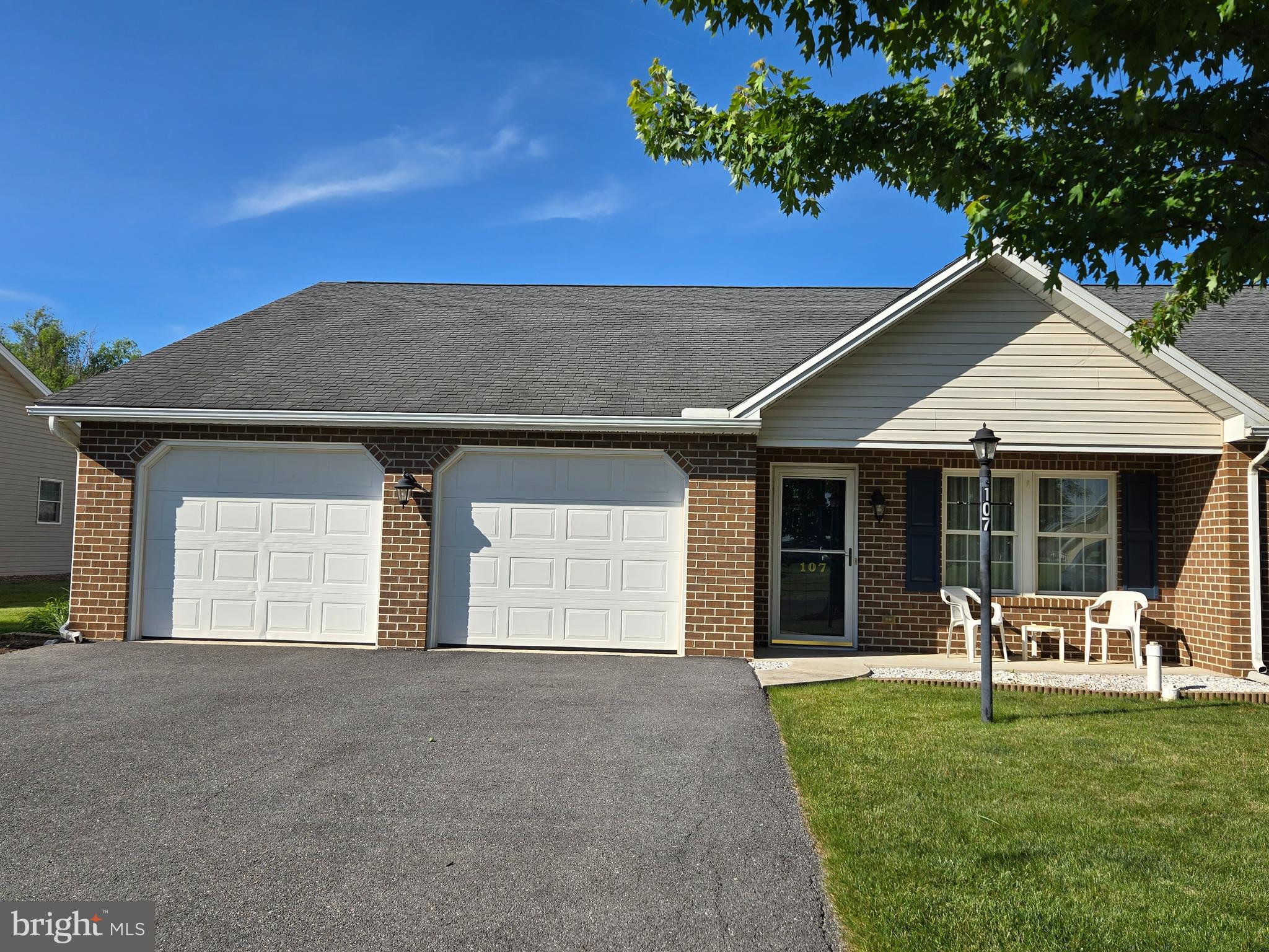 THORNWOOD VILLAGE - Residential