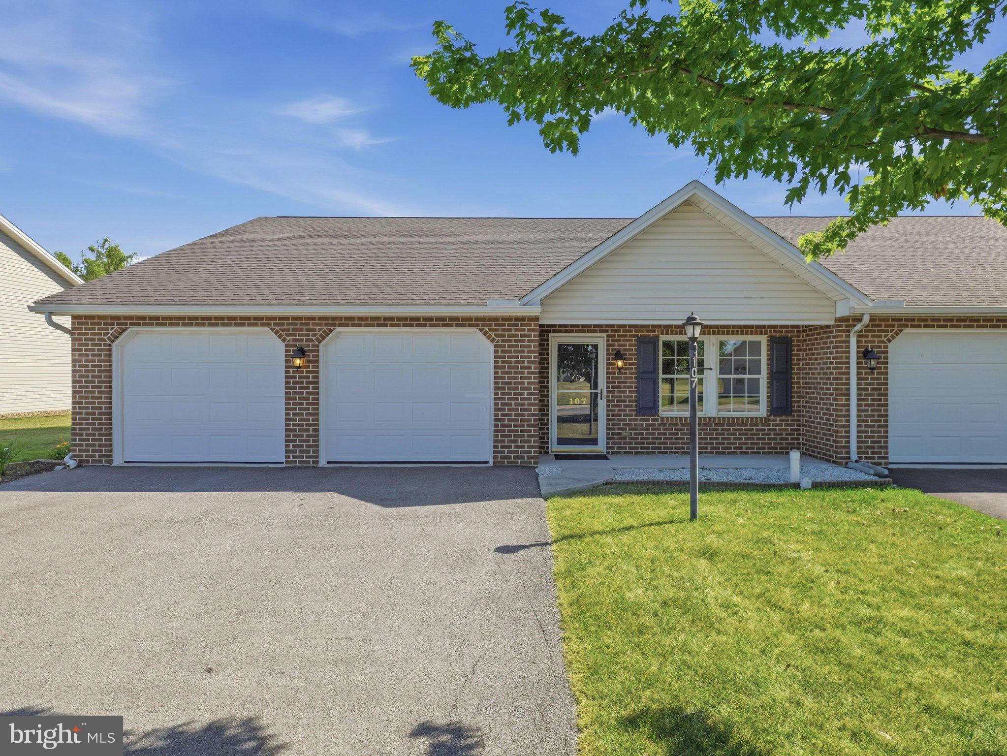 THORNWOOD VILLAGE - Residential