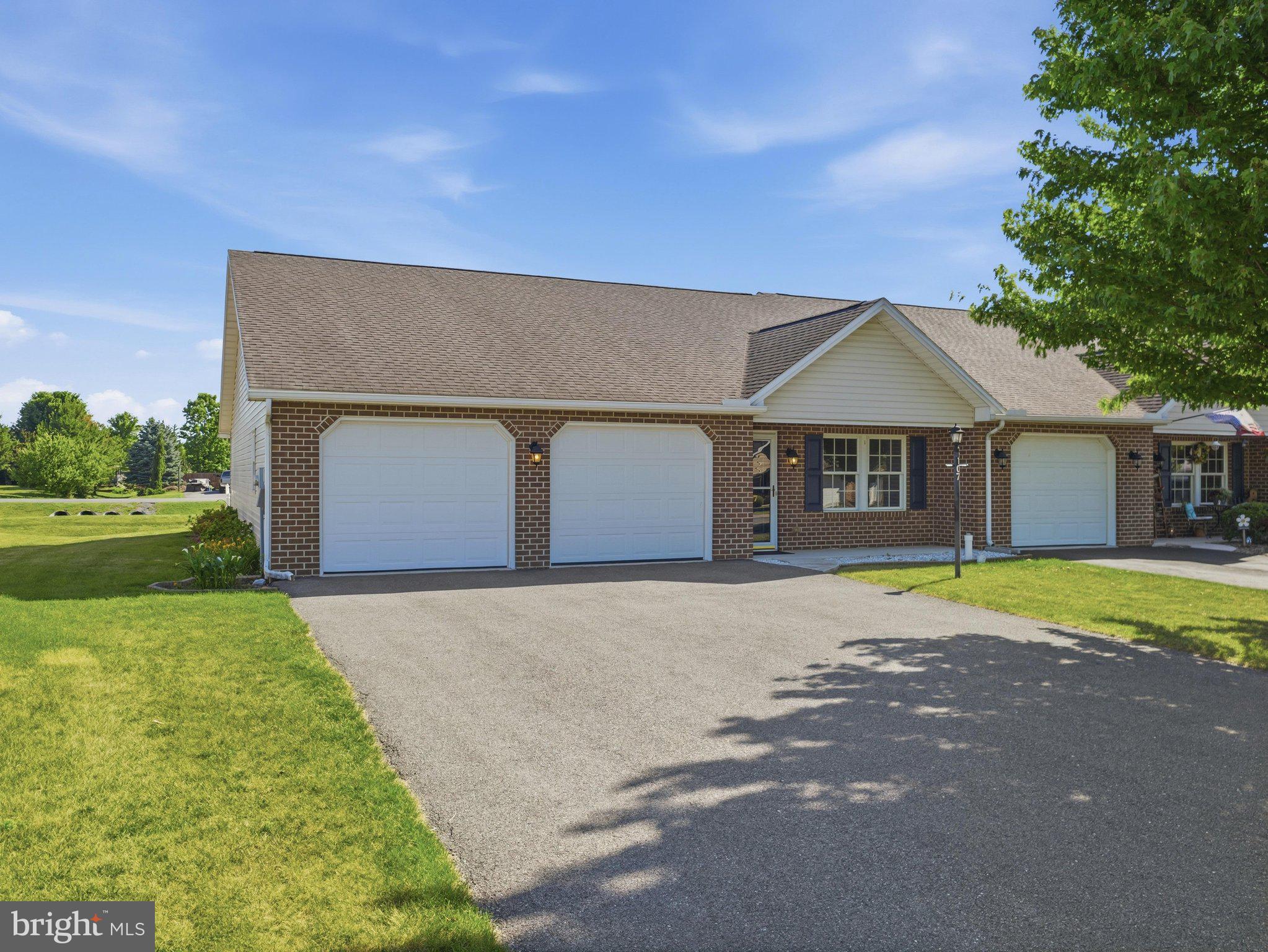 THORNWOOD VILLAGE - Residential