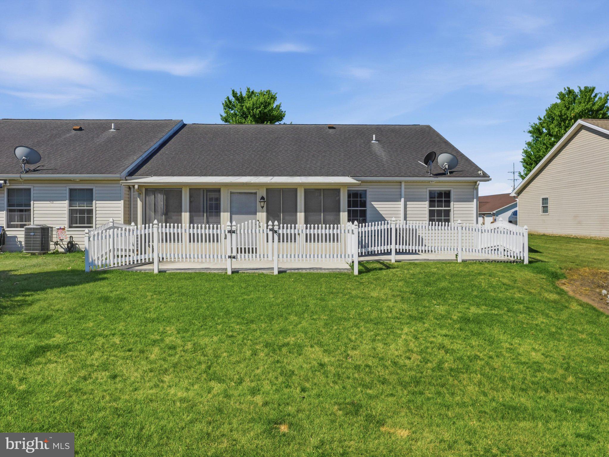 THORNWOOD VILLAGE - Residential
