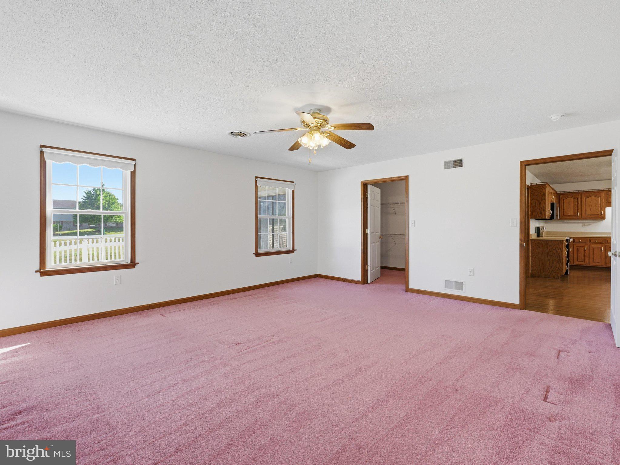 THORNWOOD VILLAGE - Residential
