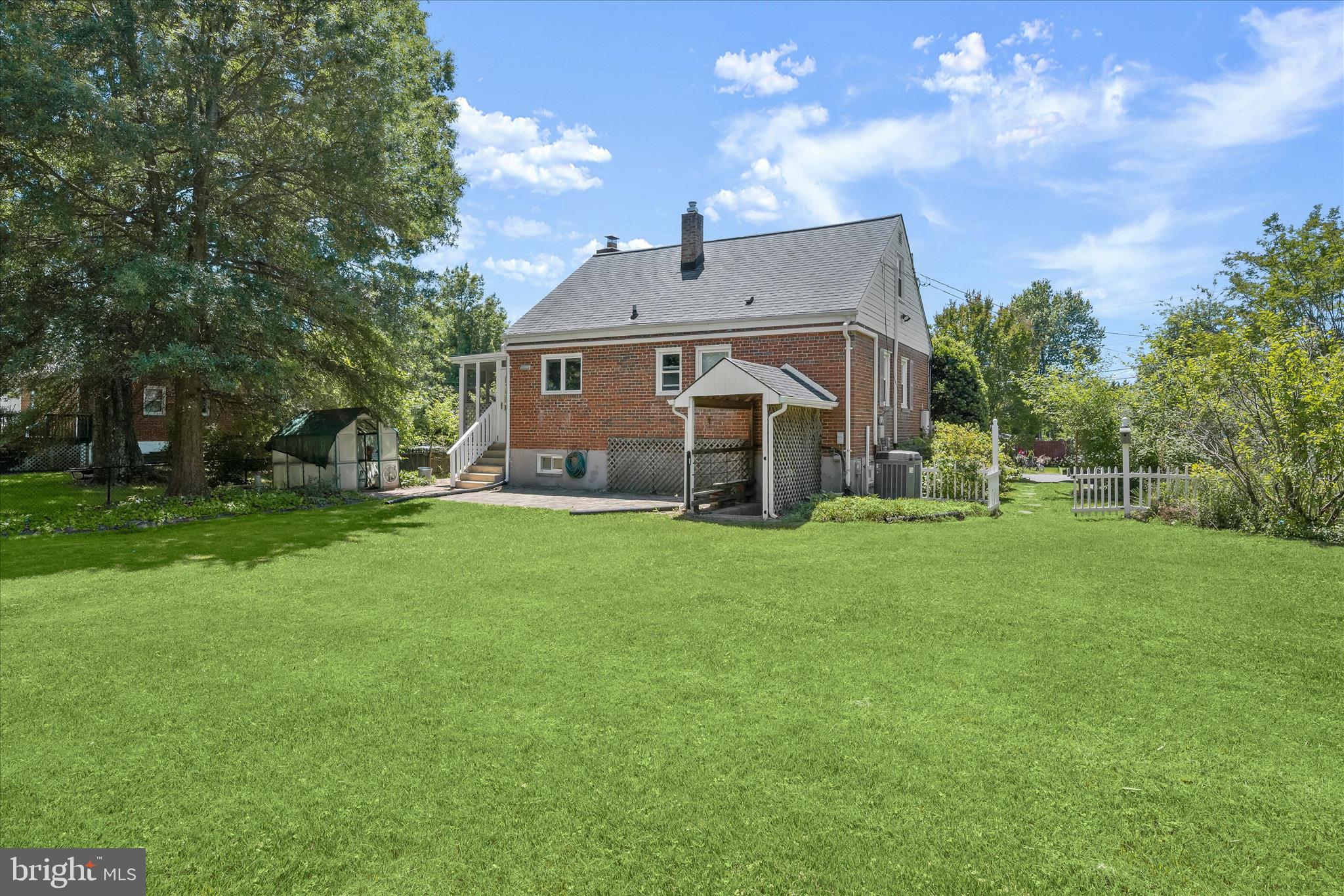 CHESTNUT HILLS - Residential