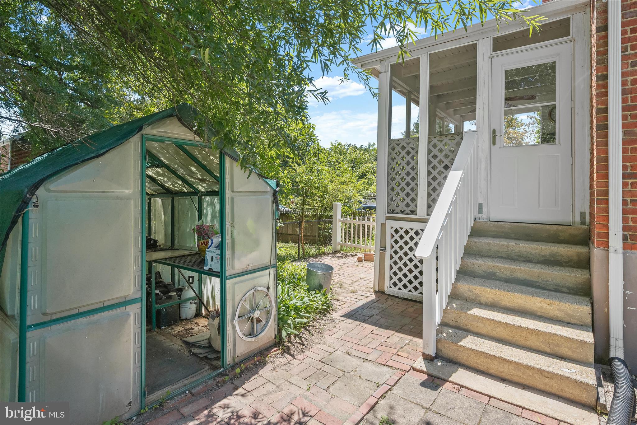 CHESTNUT HILLS - Residential