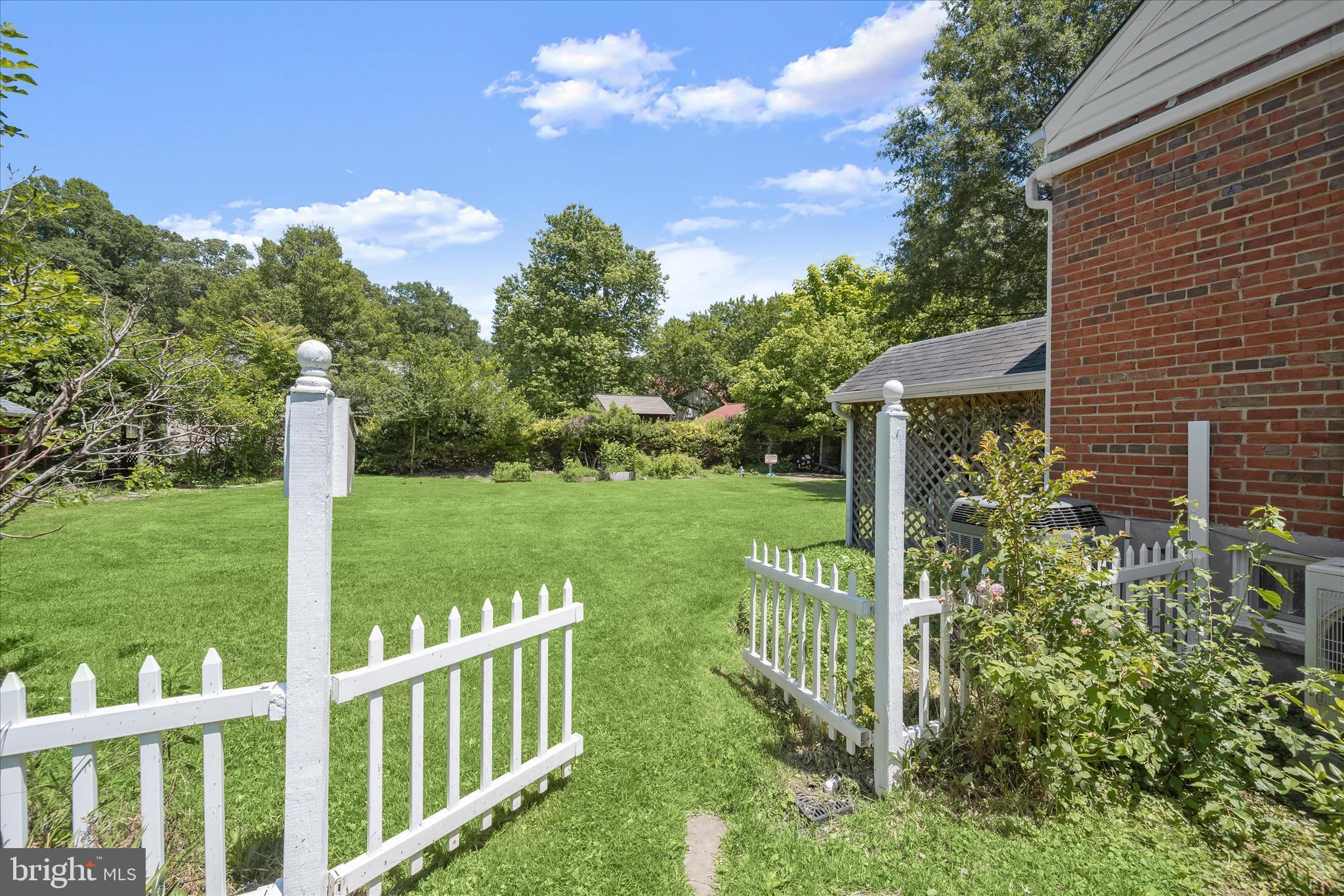 CHESTNUT HILLS - Residential
