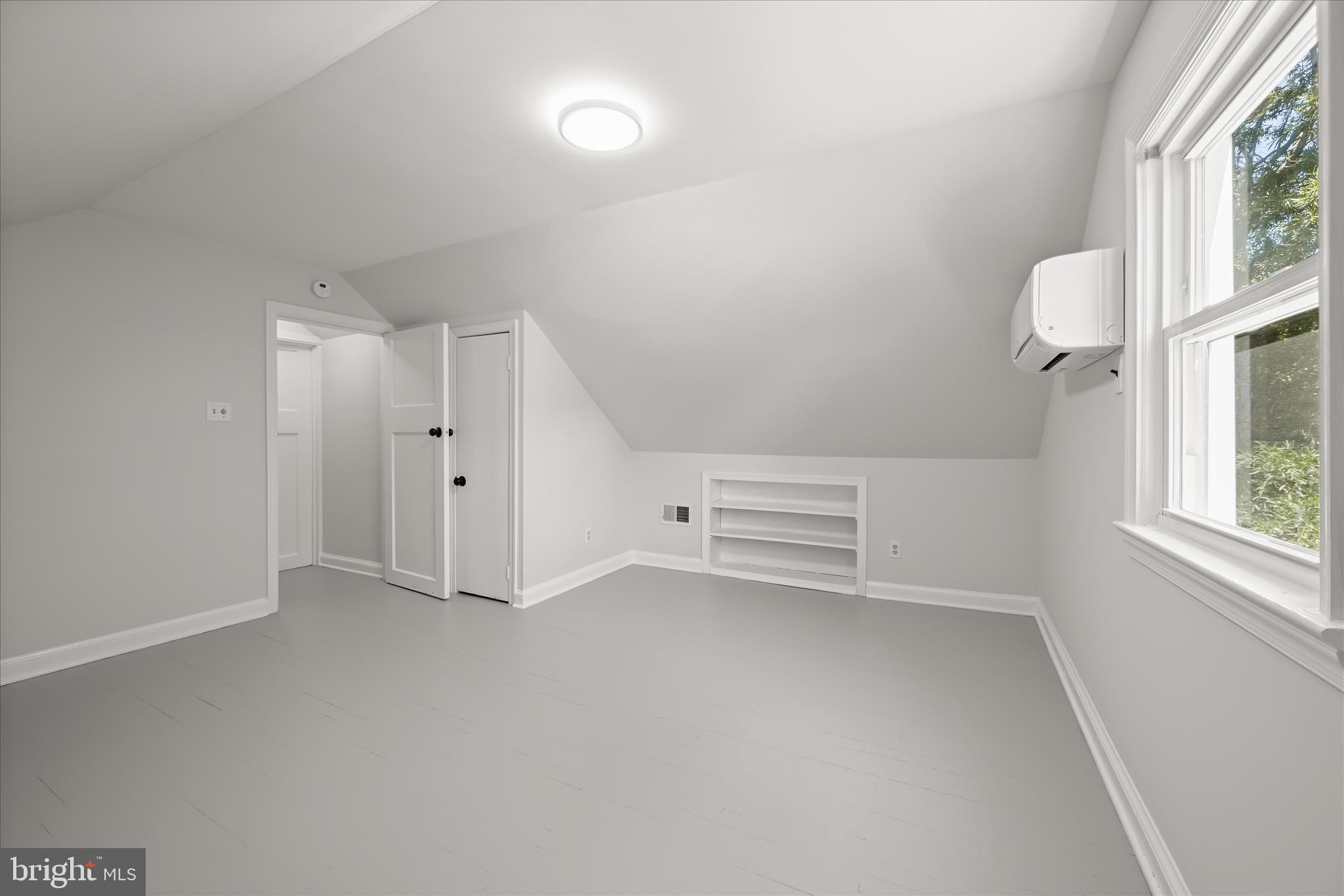 CHESTNUT HILLS - Residential