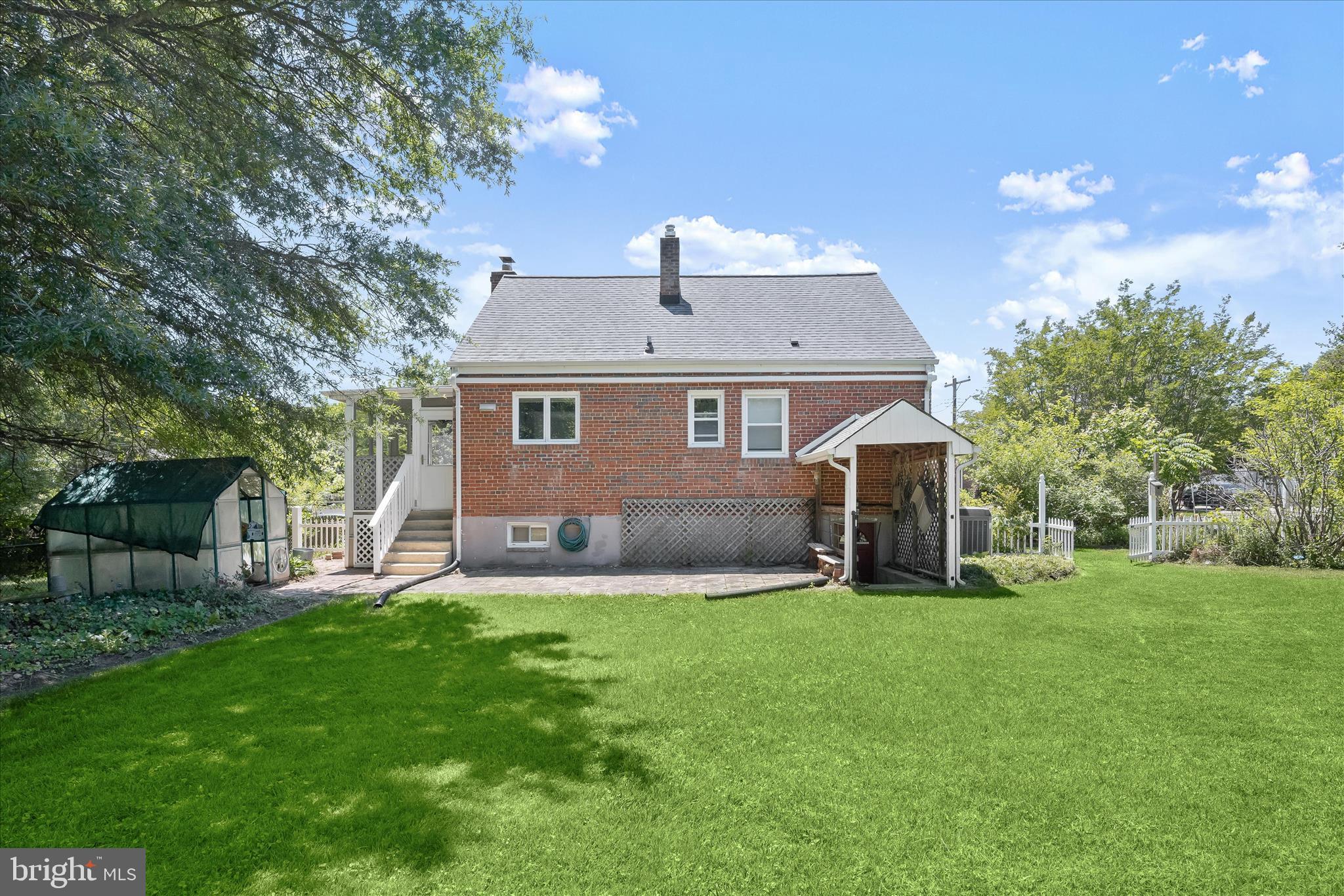 CHESTNUT HILLS - Residential