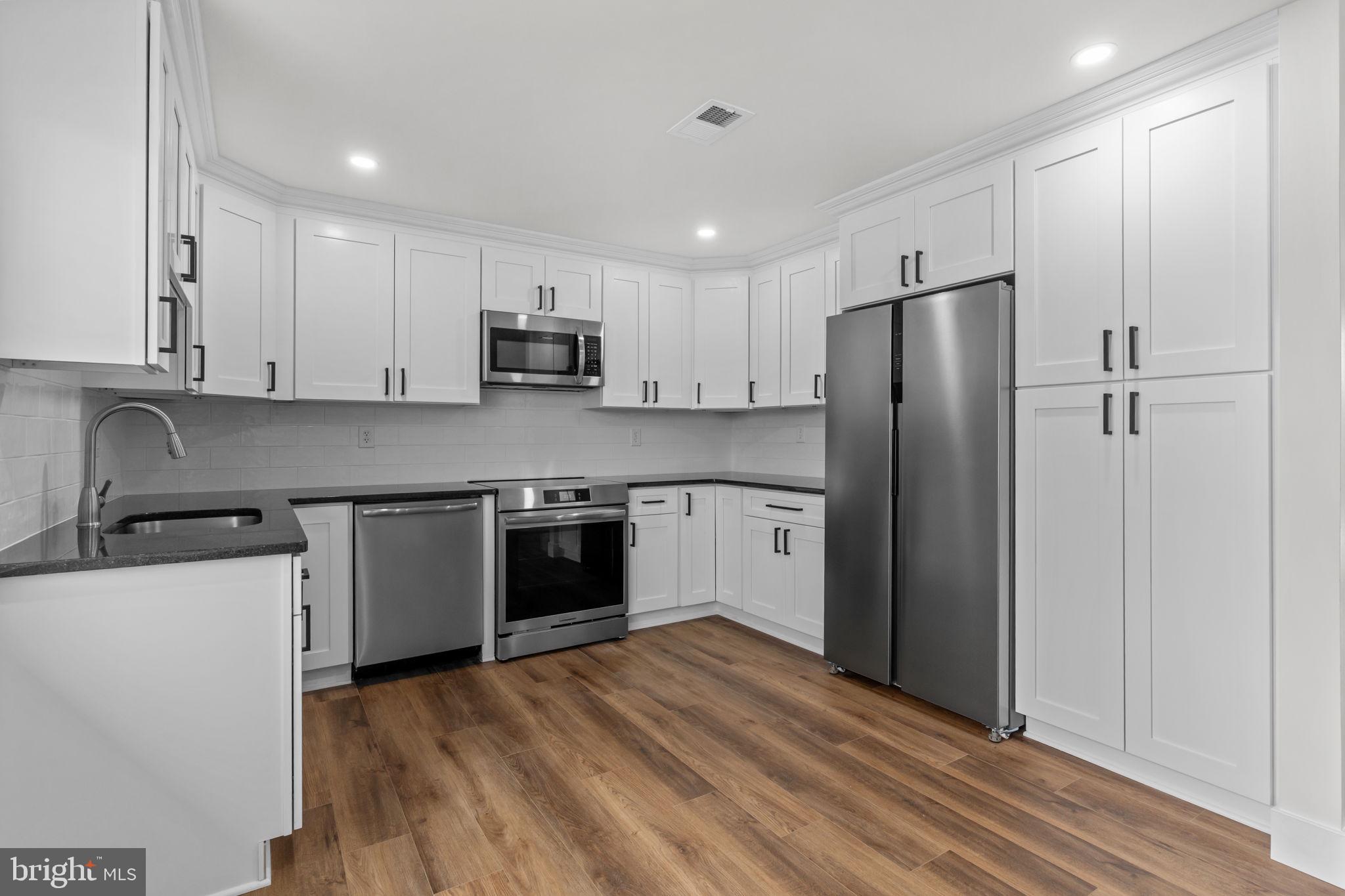 PINEWOOD - Residential Lease