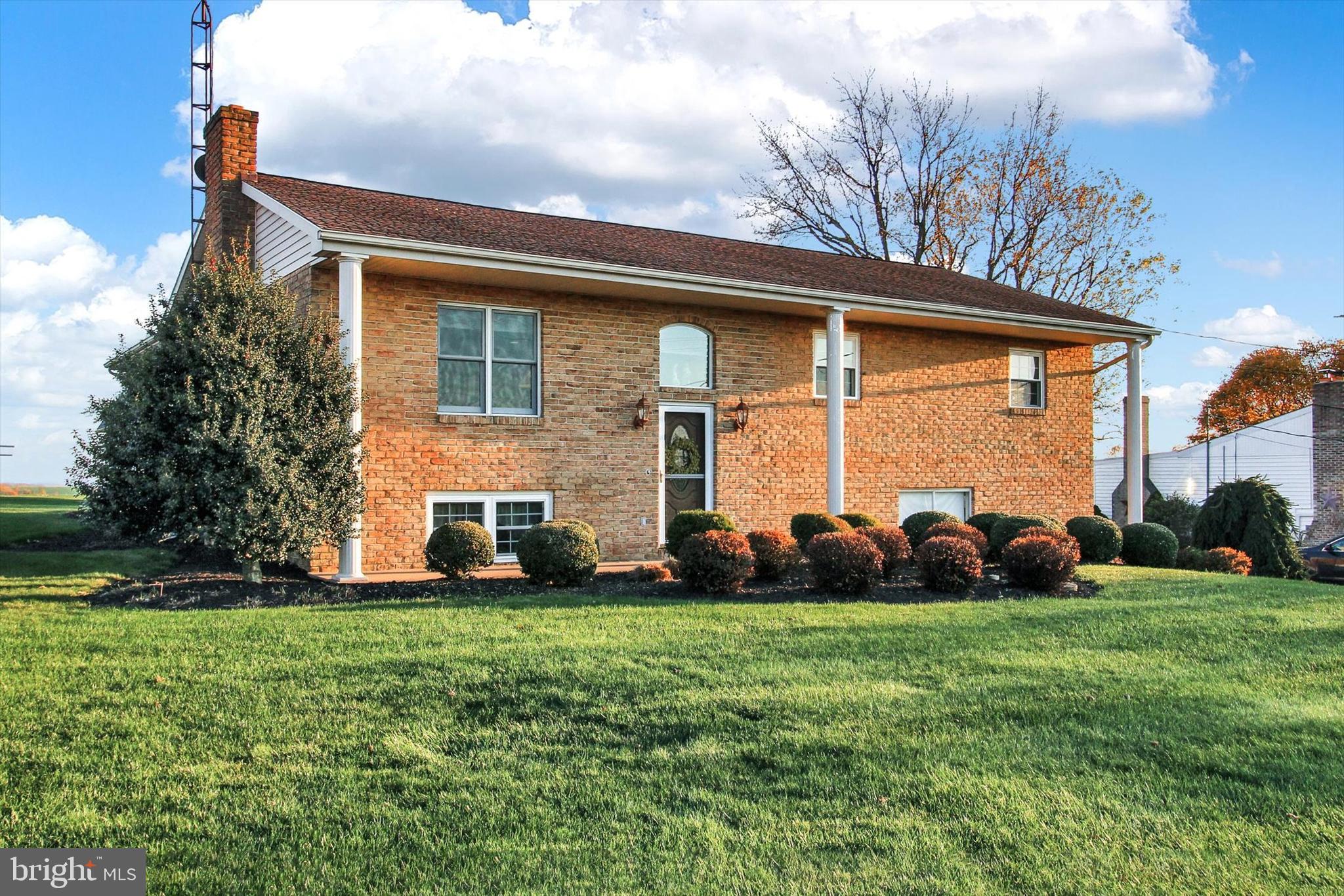 Welcome to this 1 owner, custom built 3 bedroom 1-1/2 bath,  beautifully maintained Bi-level. Sits on a well manicured lot in the countryside of Brogue.  The house has a lot to offer, a large kitchen w island and dining table. and 3 big bedrooms on main level. Lower level has a family room and 1/2 bath which could be converted into a full bath. Outside there's a great entertainment area around a 33,000 gallon saltwater pool. There's' also a 24 X 40 Custom built pole building that's a workshop, but could be converted into inside entertainment