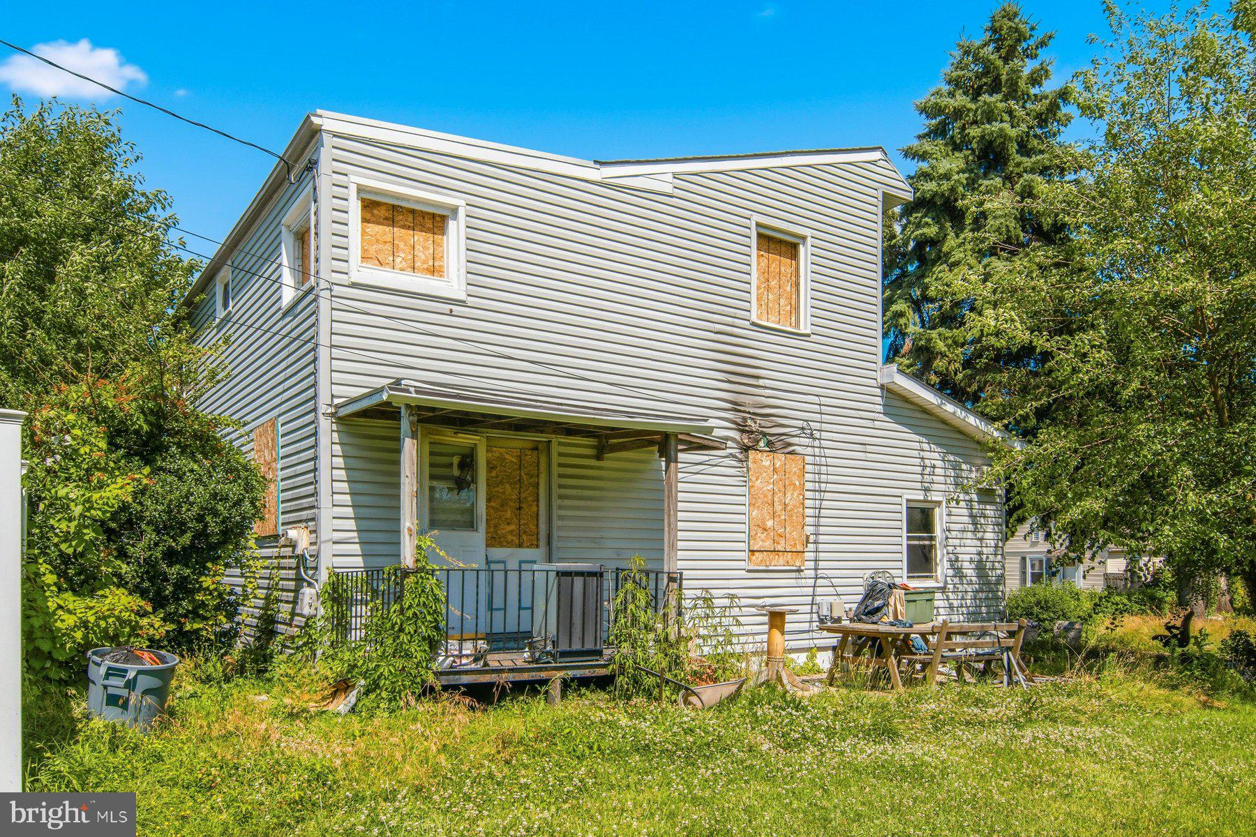 EDGEWATER - Residential