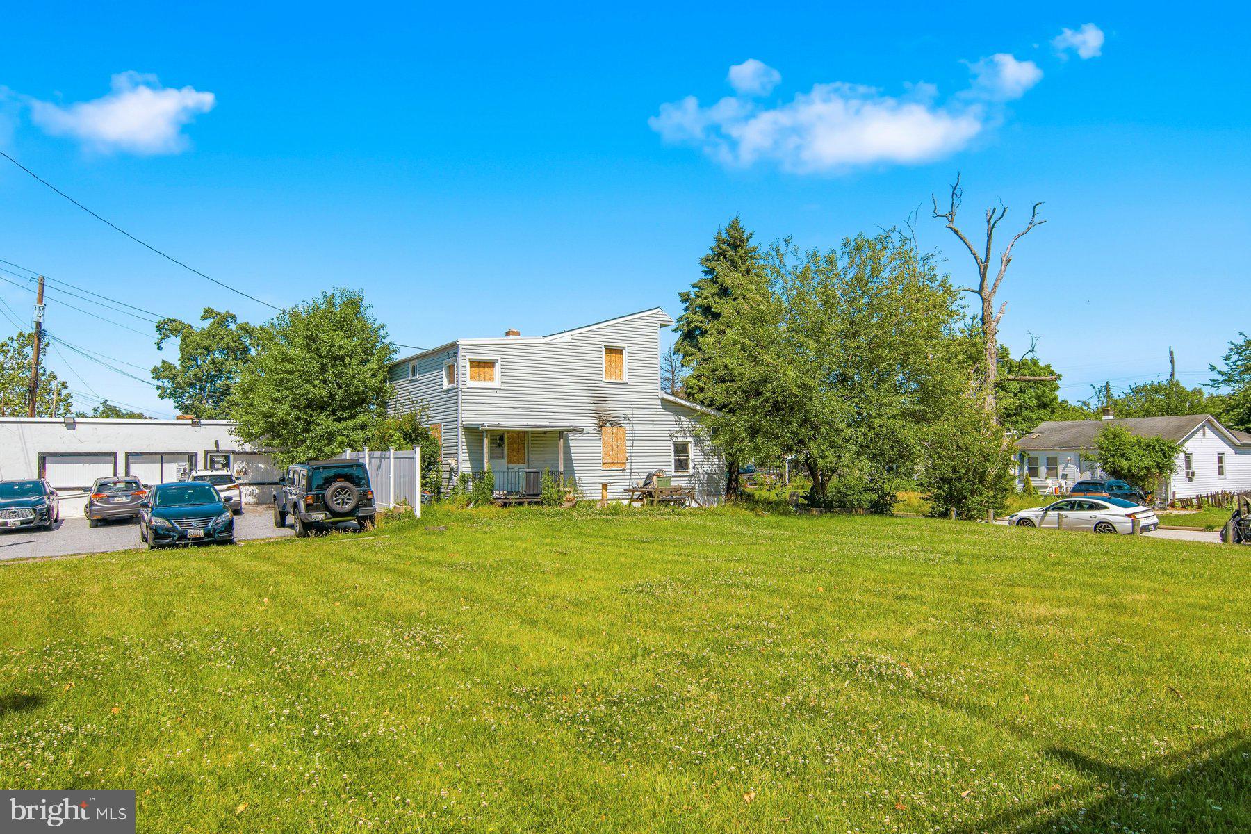 EDGEWATER - Residential