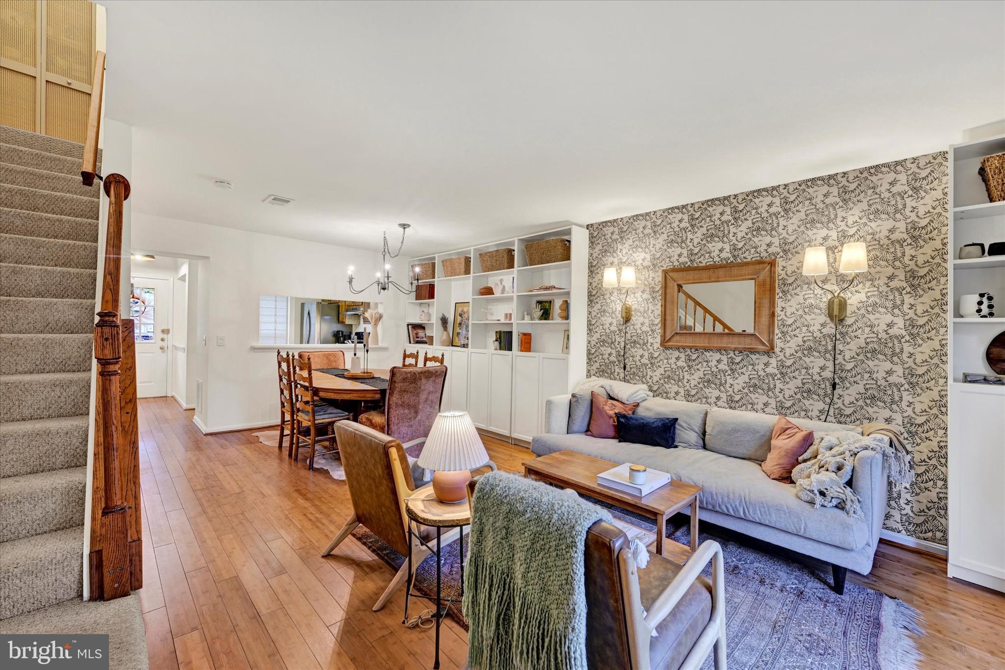 GLENSHIRE TOWNE - Residential