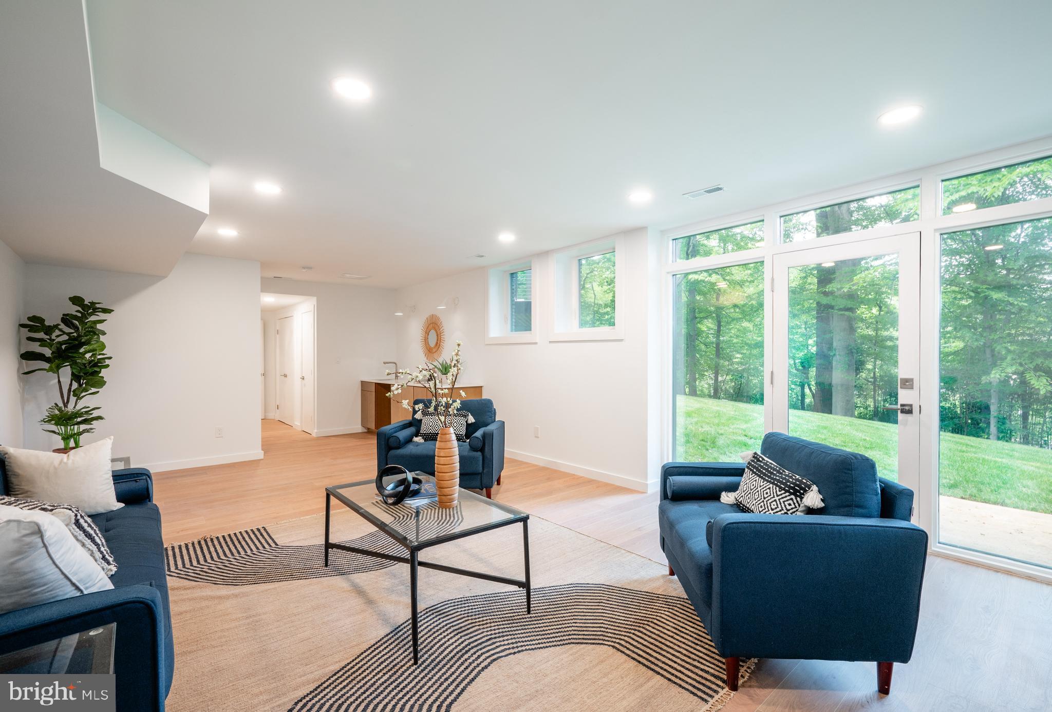 TULIP HILL - Residential