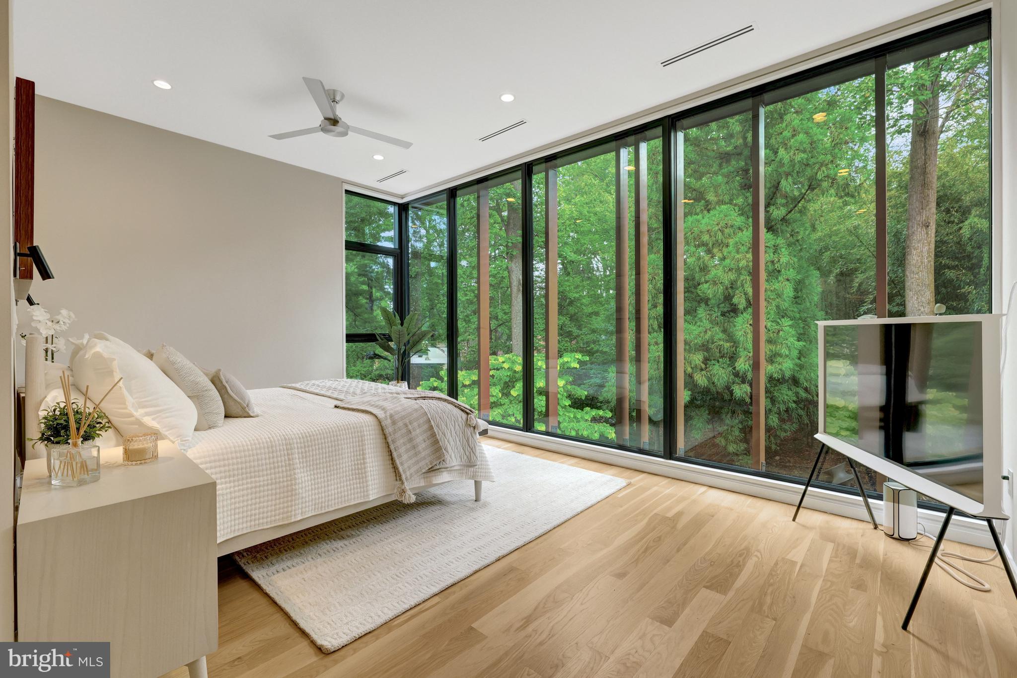 MC LEAN HUNT - Residential