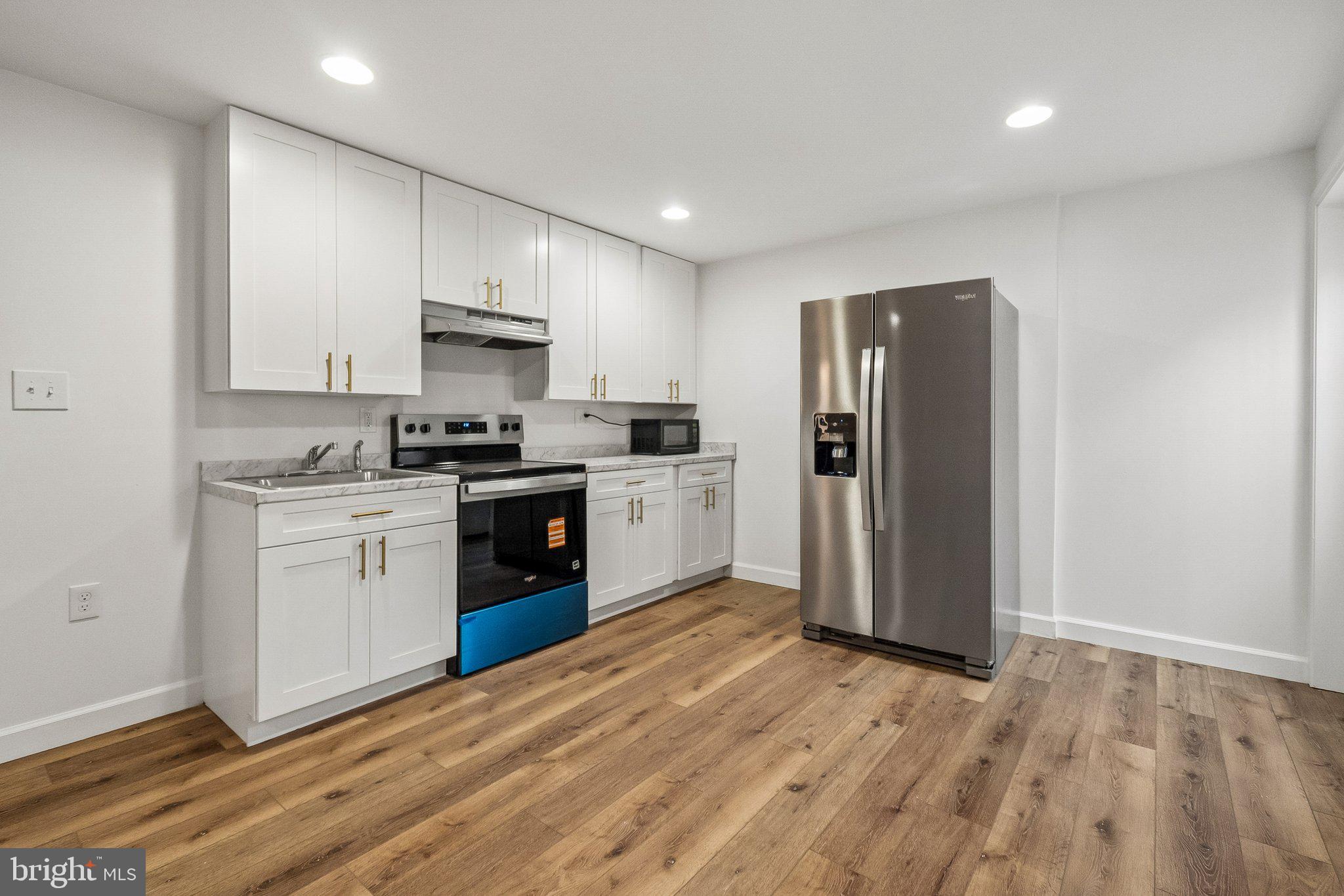 SELLMAN ESTATES - Residential